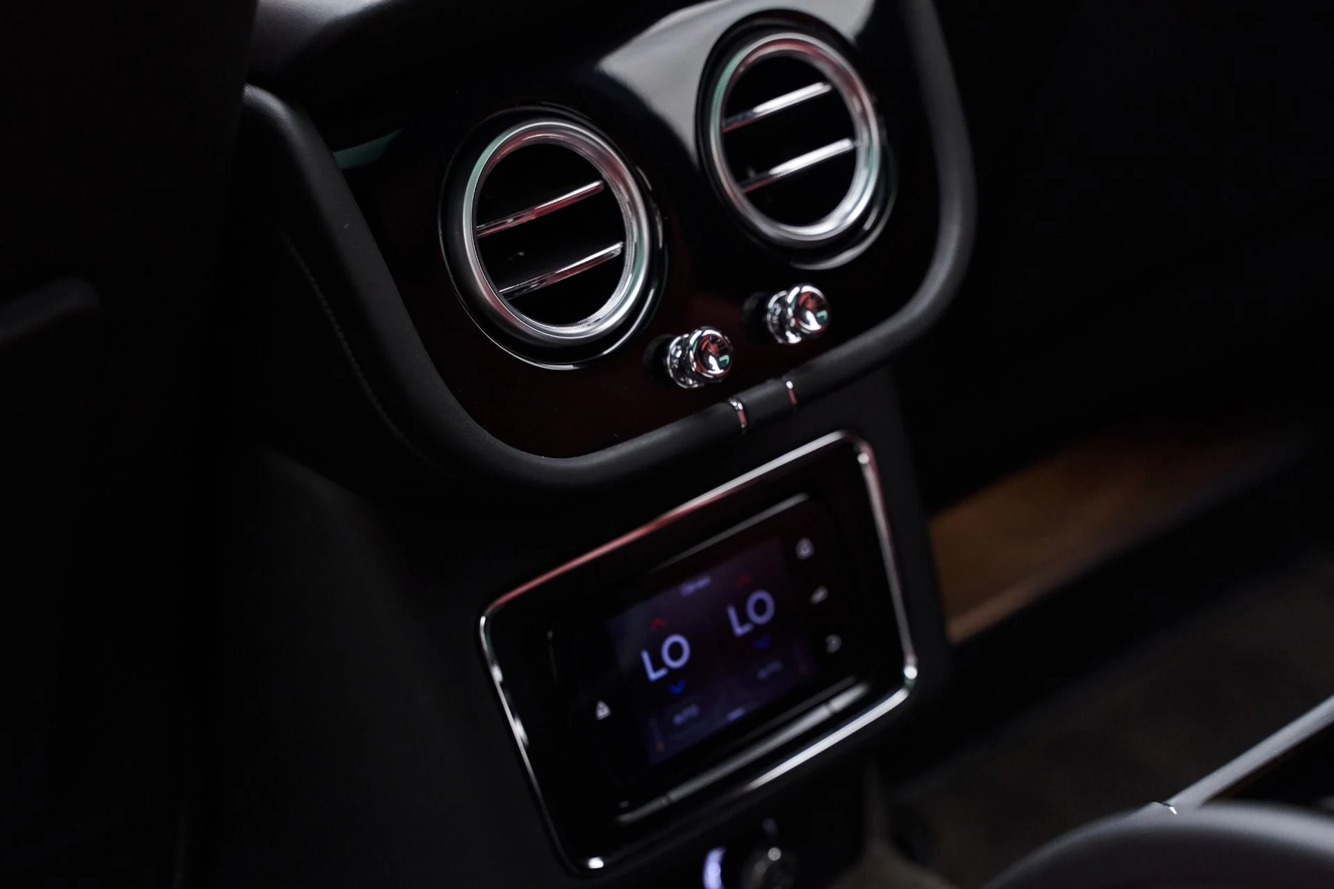 mph026_738467827_Used_2017_Bentley_Bentayga_W12_1648839954_bce341f95f