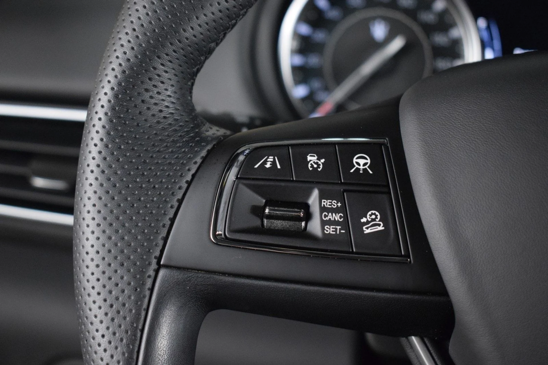 mph026_740586574_7eb9accacfdb2491843ac3c11427f9f4x_579808e23d