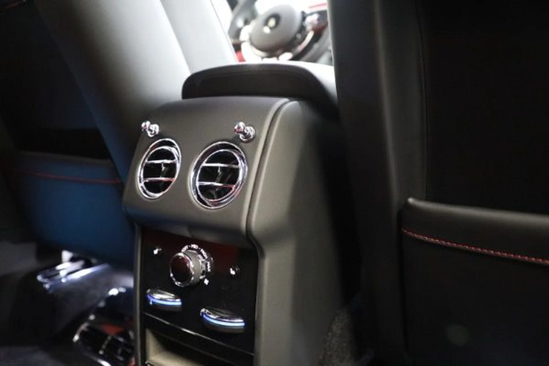 mph026_760739051_Used_2026_Rolls_Royce_Black_Badge_Cullinan_4721881238