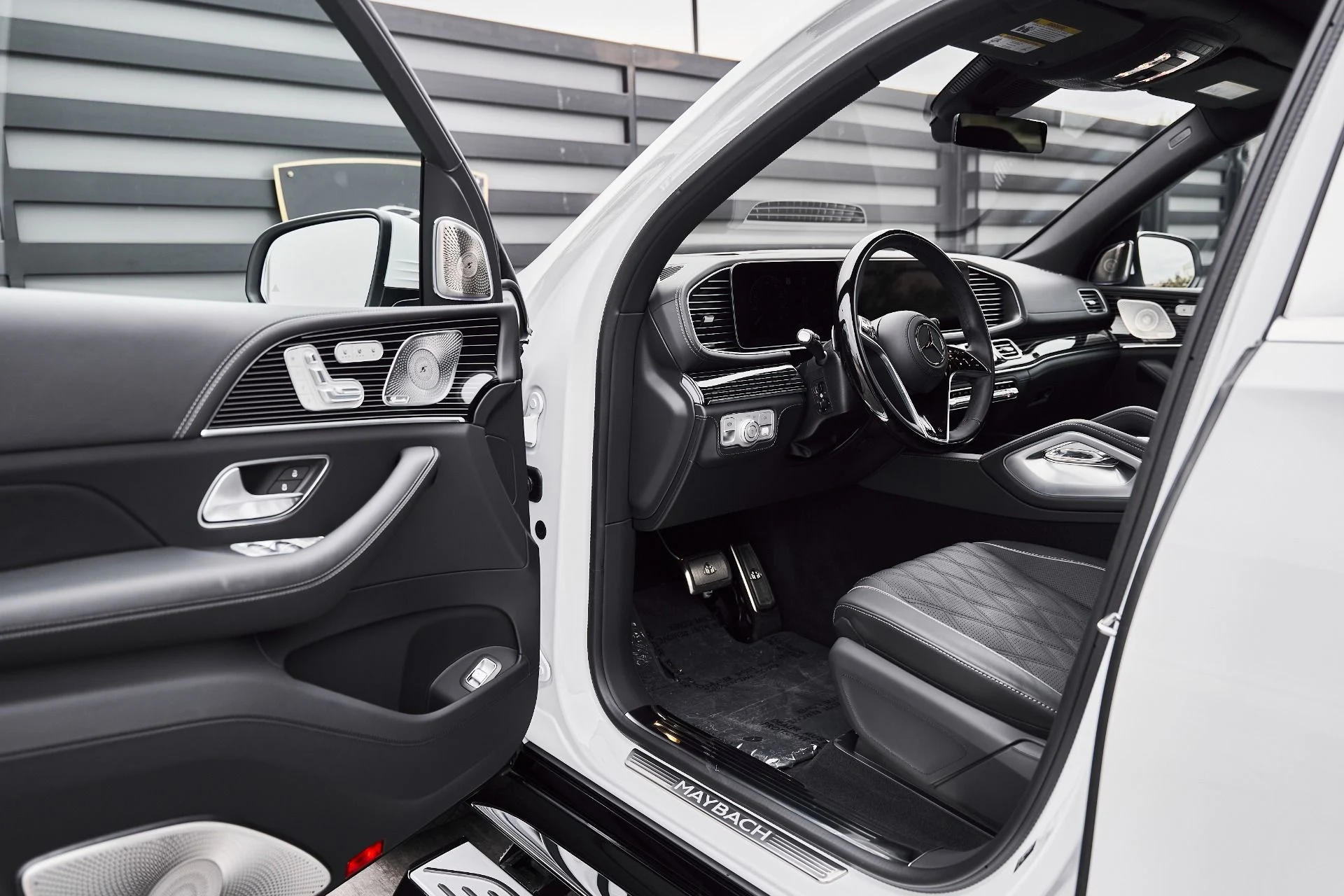 mph026_76591569_Used_2026_Mercedes_Benz_GLS_Maybach_GLS_600_1777160236_7b36d820a1