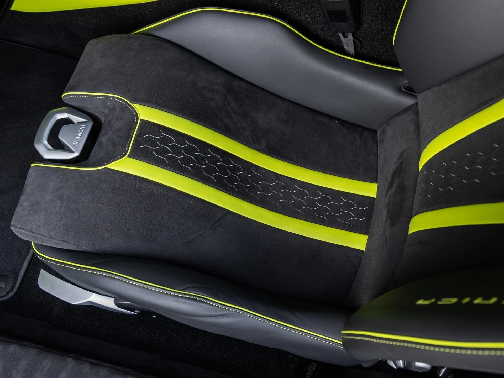 mph026_773835345_27_83fee815a8