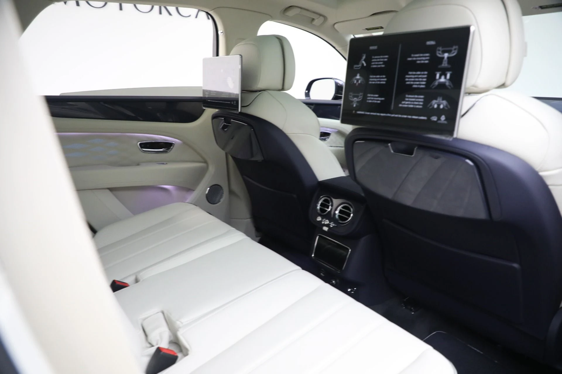 mph026_774527786_New_2025_Bentley_Bentayga_Atelier_Edition_V8_d0c5464317