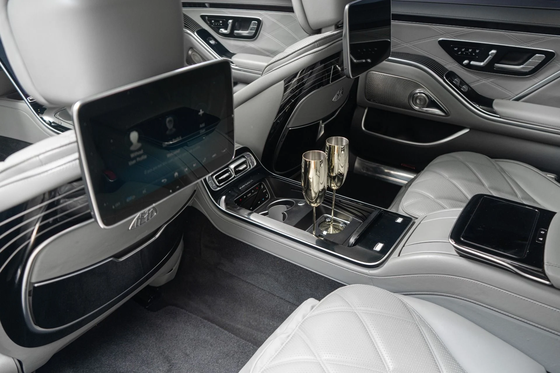mph026_775331175_Used_2021_Mercedes_Benz_Maybach_S_580_4_MATIC_Factory_Two_Tone_paint_Executive_Rear_Seat_Package_Bottle_Chiller_1776288092_de31942f64