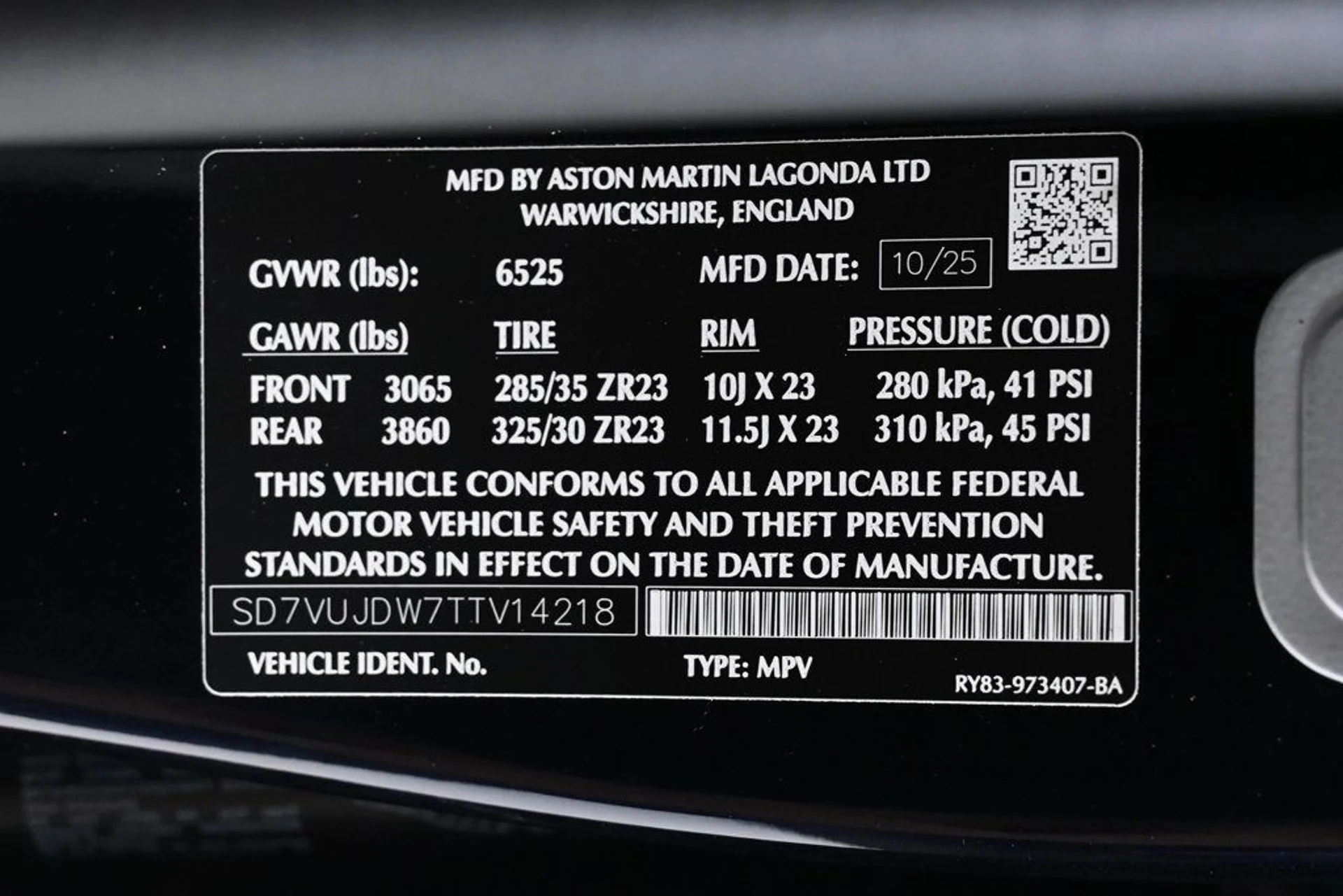 mph026_775995924_new_2026_aston_martin_dbx_707awd_11350_22969414_27_1024_401dec3567
