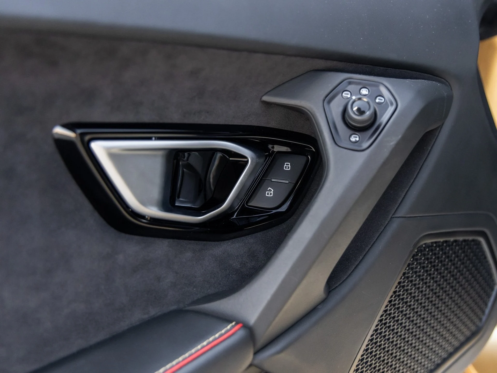 mph026_776137703_27_9900edfe7c