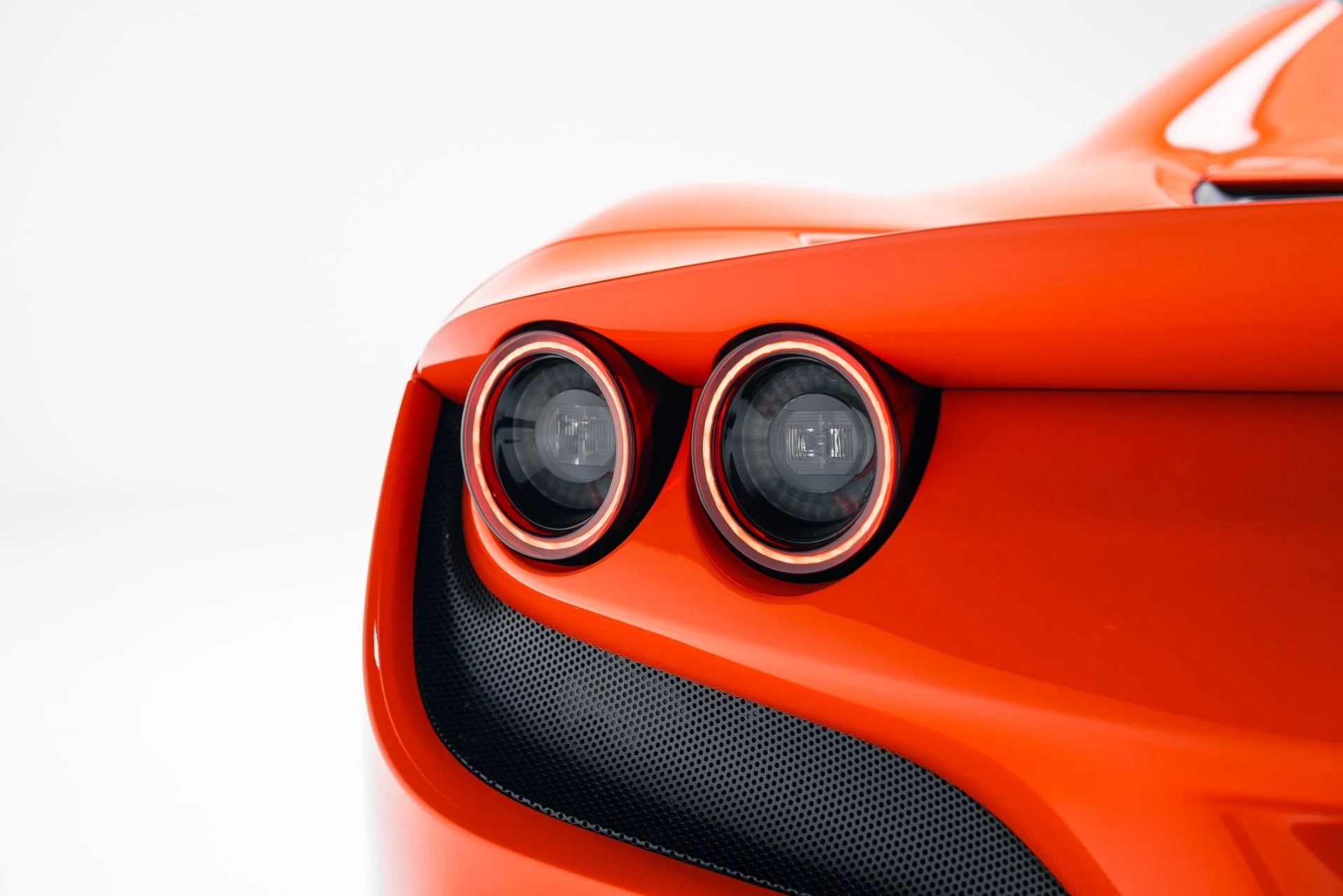 mph026_778077357_Used_2022_Ferrari_F8_Spider_1766089321_781840c05f