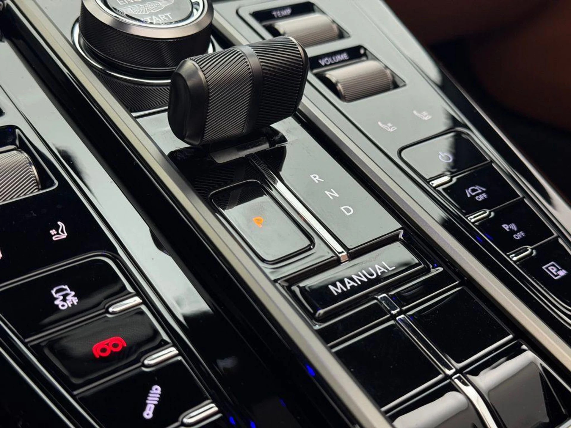 mph026_797763333_e_Px_Sdd_Su_ME_64_N_Vah_IADUN_6_B7_Ttg_d4a67e7d45