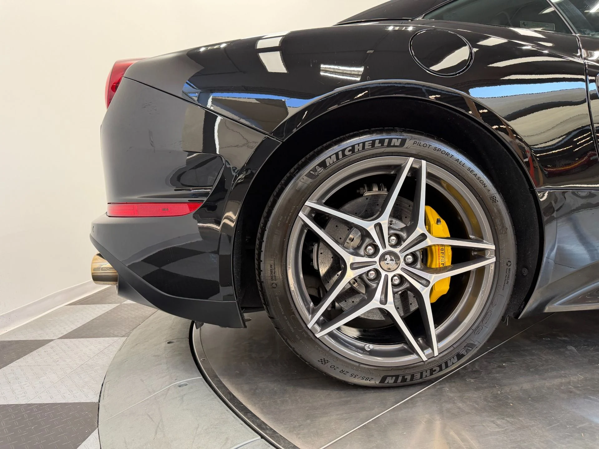 mph026_803486357_Used_2016_Ferrari_California_T_Carbon_Fiber_Driving_Zone_Twin_Turbo_Power_1782147387_3838cdf280
