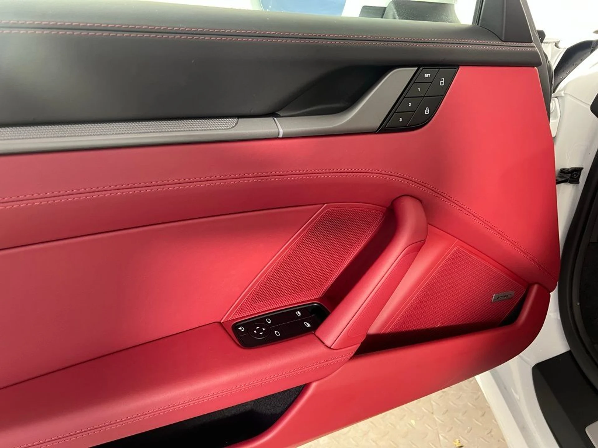 mph026_804445346_fae00ce4bfd7a8ea42f61a18fdf79074_92c57125f0