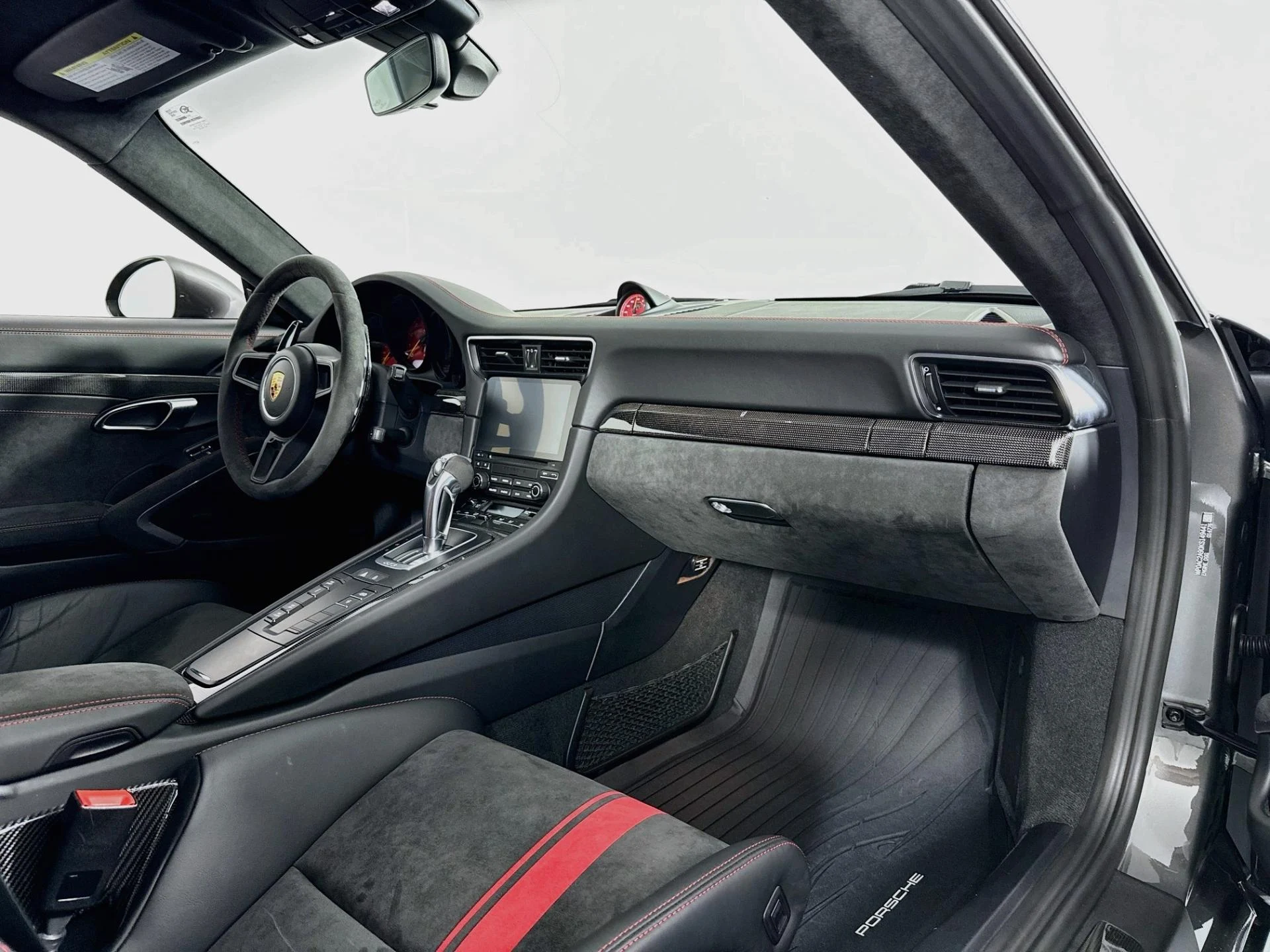 mph026_807534629_Used_2019_Porsche_911_GT_3_1786138104_47758a74e3
