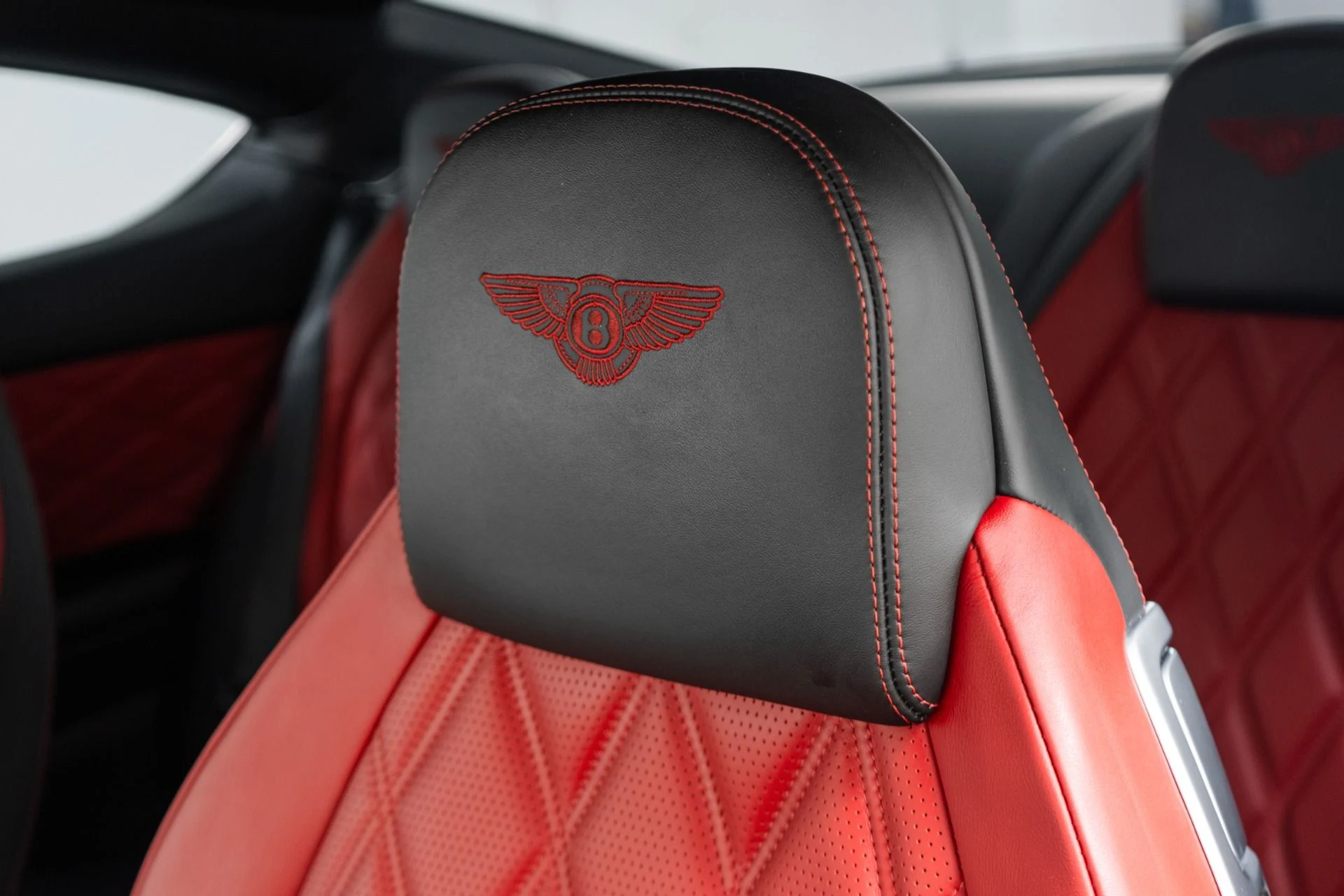 mph026_8120222_Used_2015_Bentley_Continental_GT_V8_S_Mulliner_Driving_Specification_Two_Tone_Interior_1776277868_6e5c7416eb