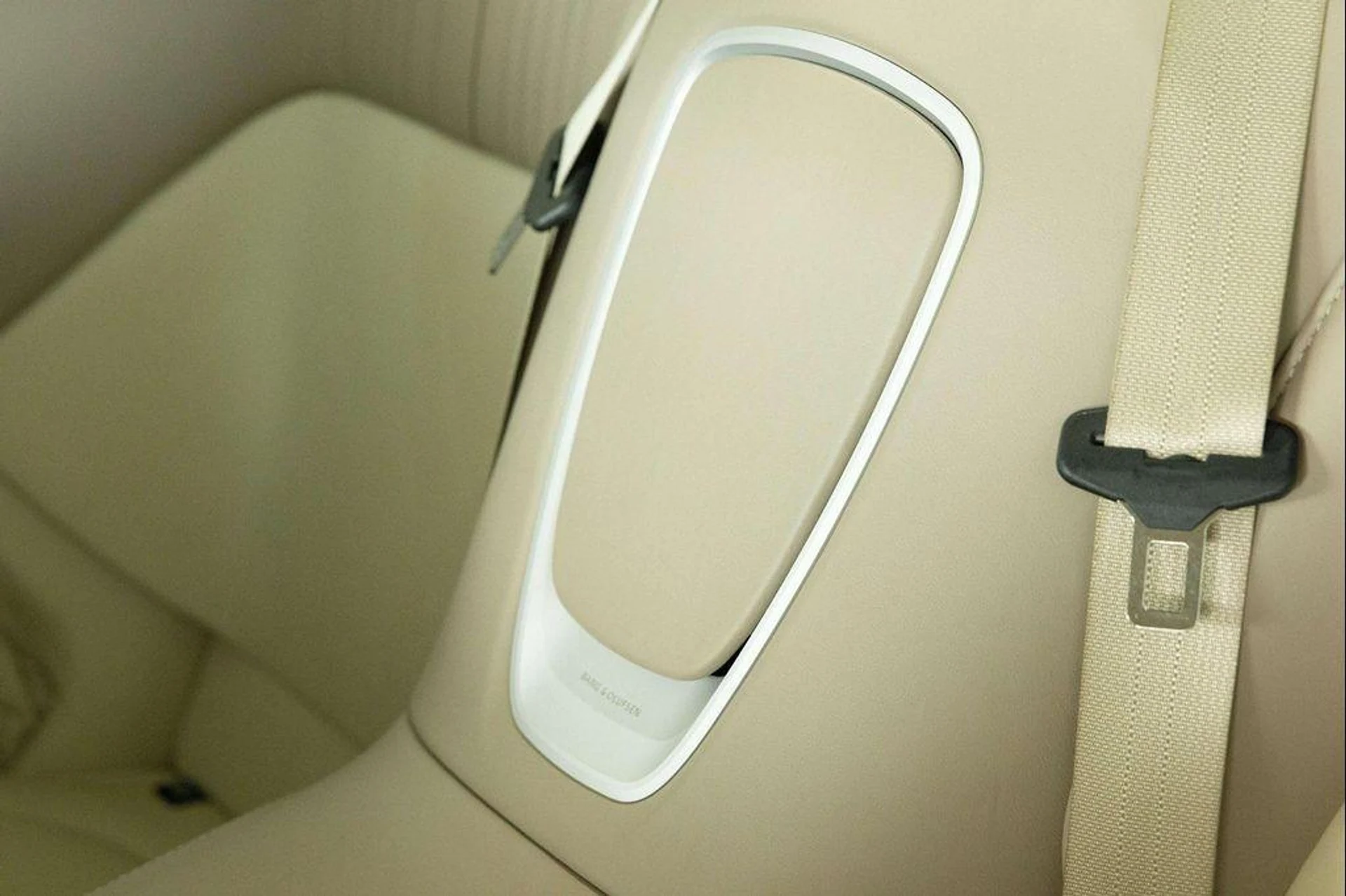 mph026_824939517_7164zcx_R_Lbtaac_Q_An_Wmjv_LCHY_Fw_60ba671041