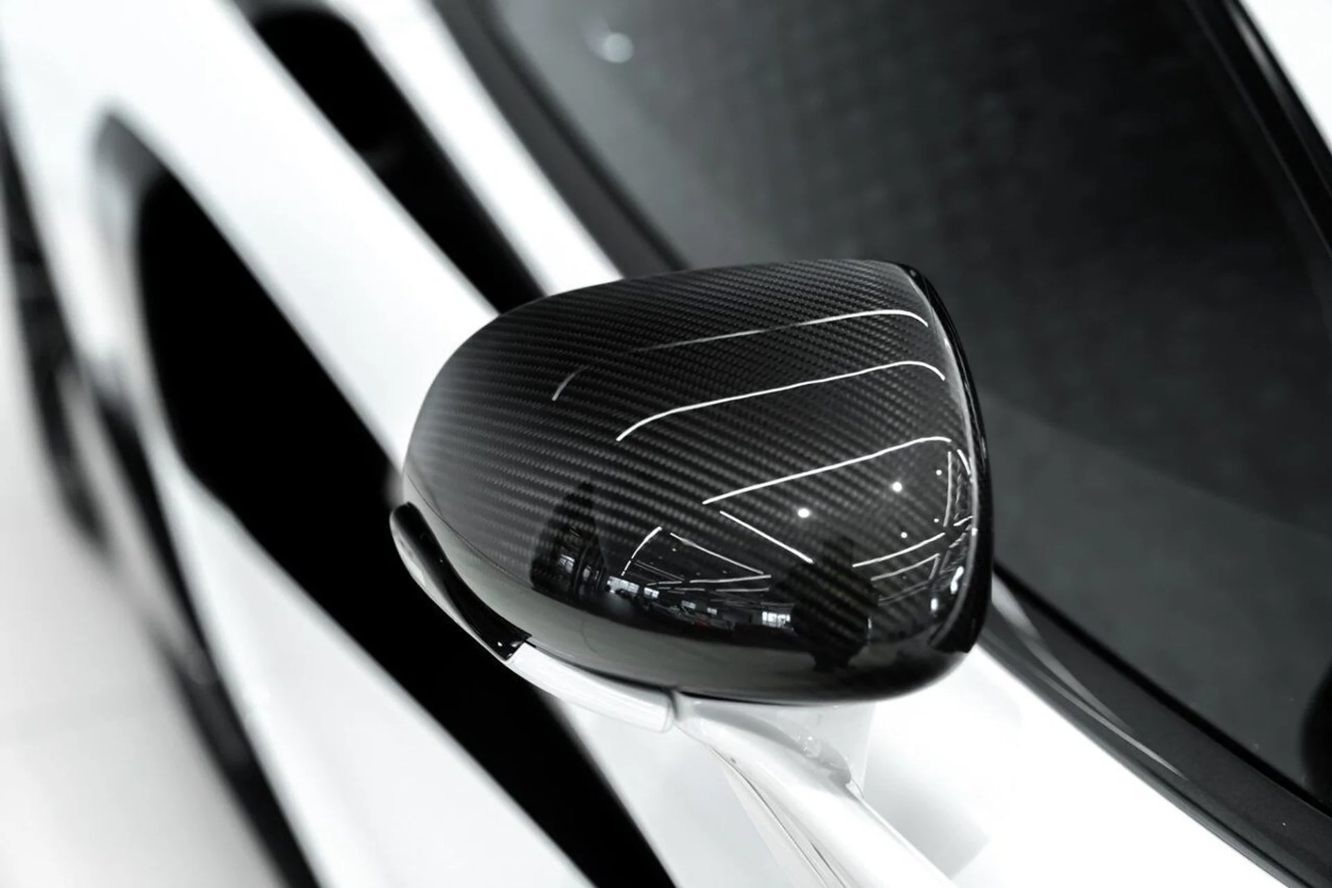 mph026_825291787_mclaren_600lt_2019_jpg_v_1758918548_6208184c9f