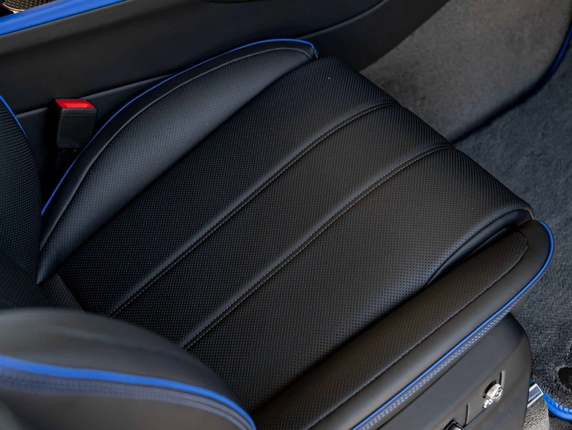 mph026_829113949_27_9f70464170