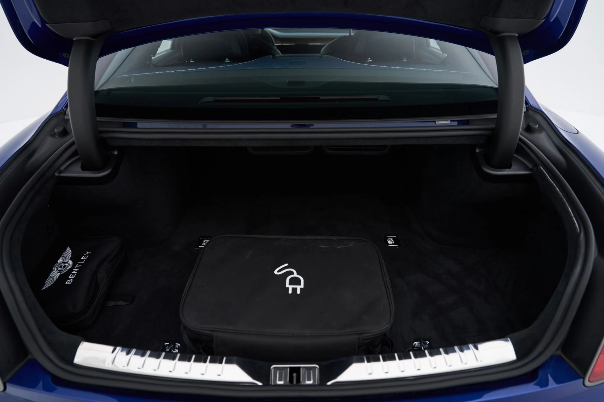 mph026_833018357_Used_2025_Bentley_Flying_Spur_Speed_1792601173_fa28a85f6e