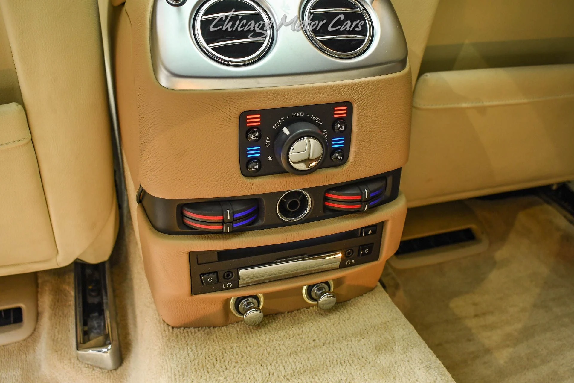 mph026_836408550_13434_p27_l_3a130f7d09