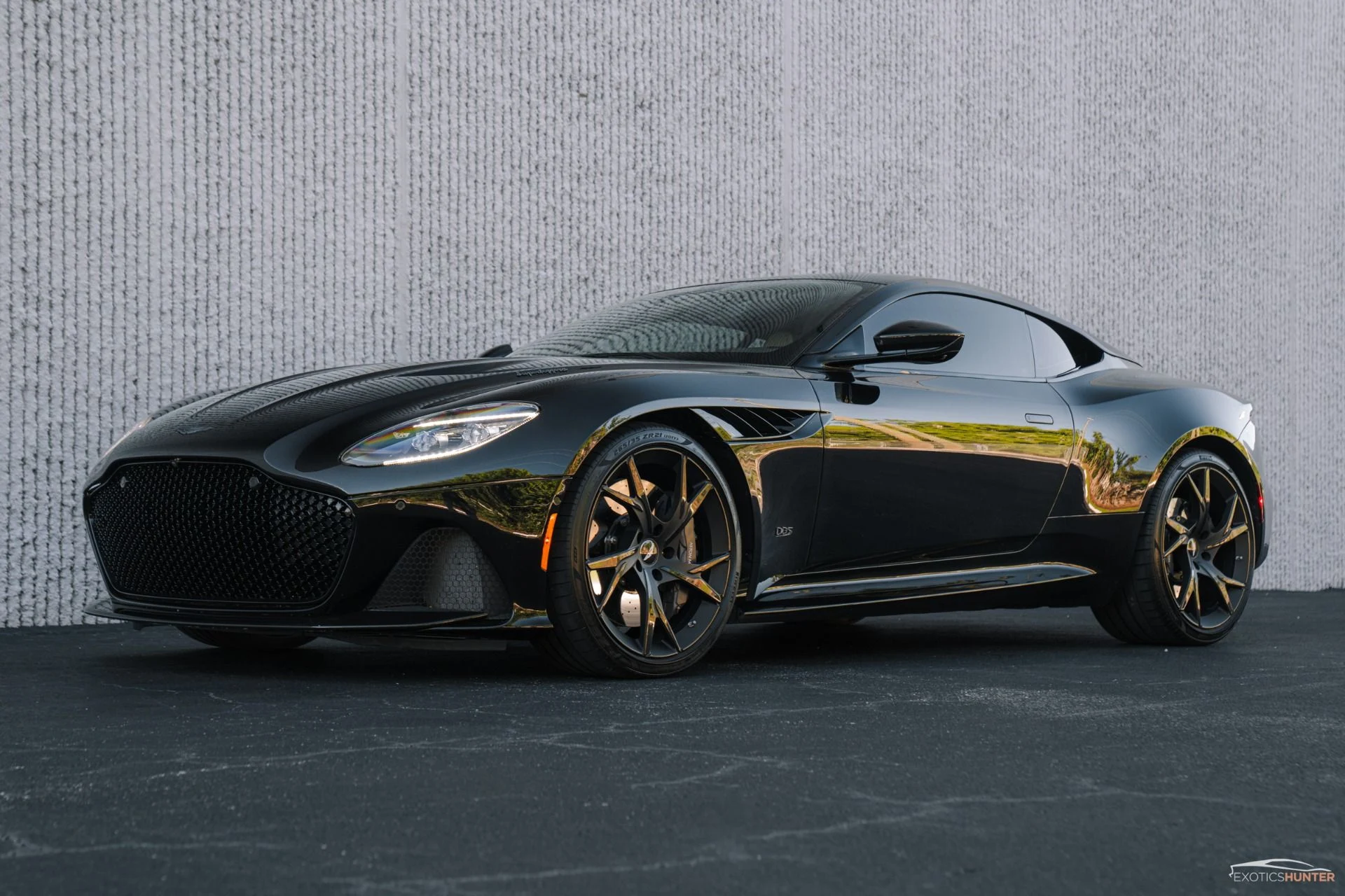 mph026_843578744_Used_2019_Aston_Martin_DBS_Superleggera_w_Forged_Emblems_Carbon_Body_Pack_Carbon_Roof_1777573250_a86dc5c9af