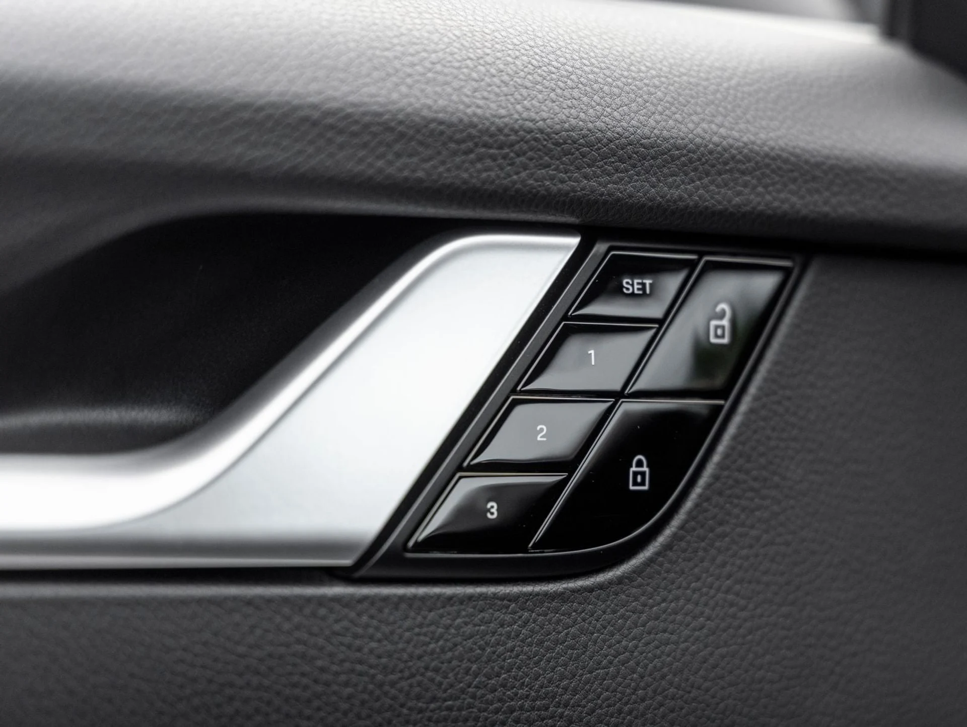 mph026_848916657_27_a5456ec1b1