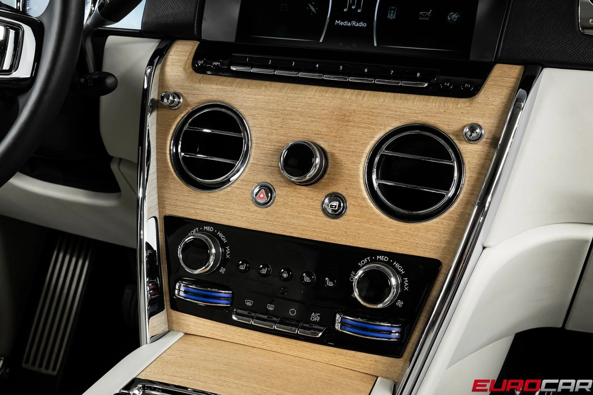 mph026_853346819_image_27_c0f36d6cea