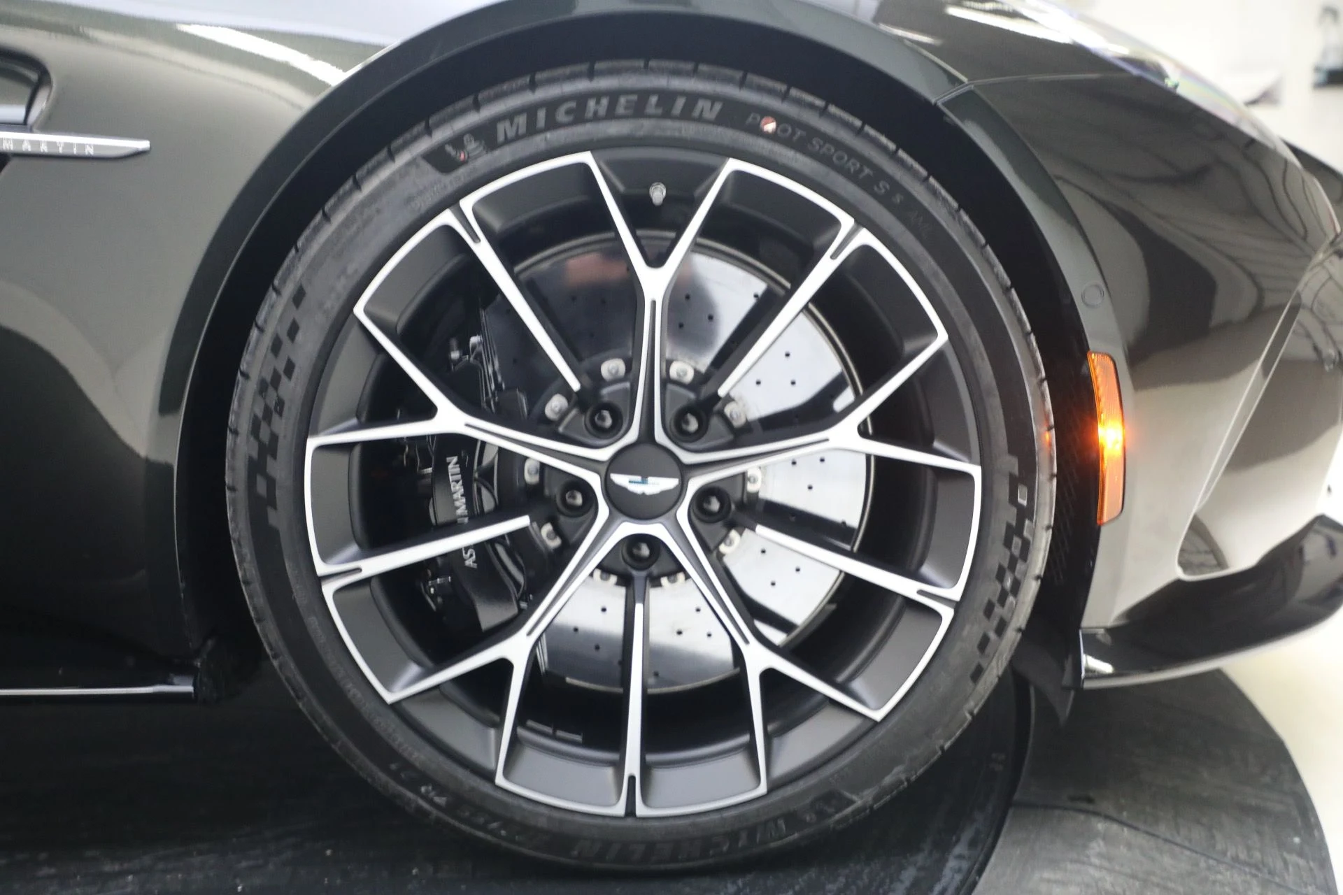 mph026_853583822_New_2026_Aston_Martin_Vantage_S_1770654782_c015f7d6e4