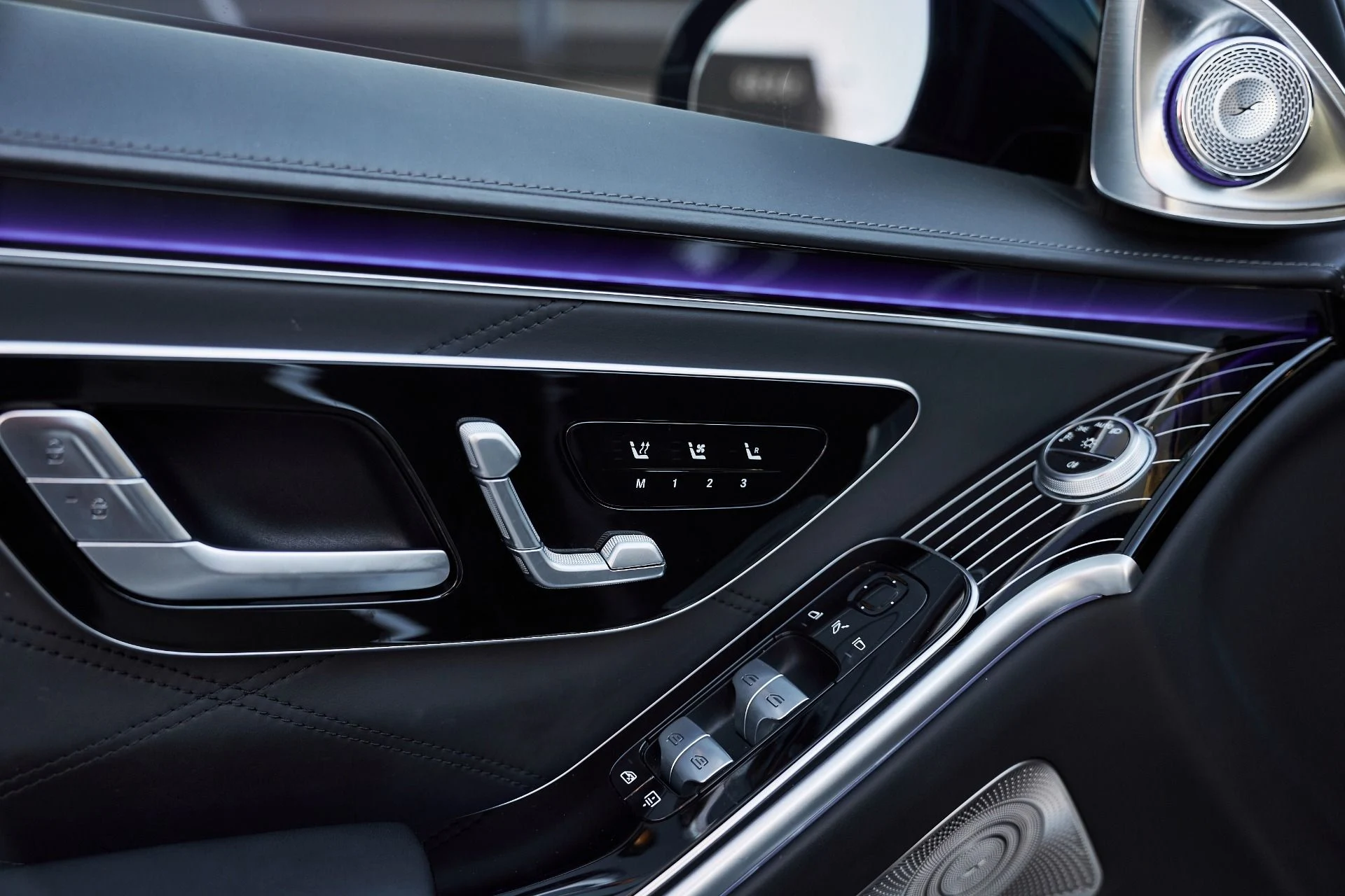 mph026_855138645_Used_2022_Mercedes_Benz_S_Class_Maybach_S_580_1763082551_bdb29fe32a