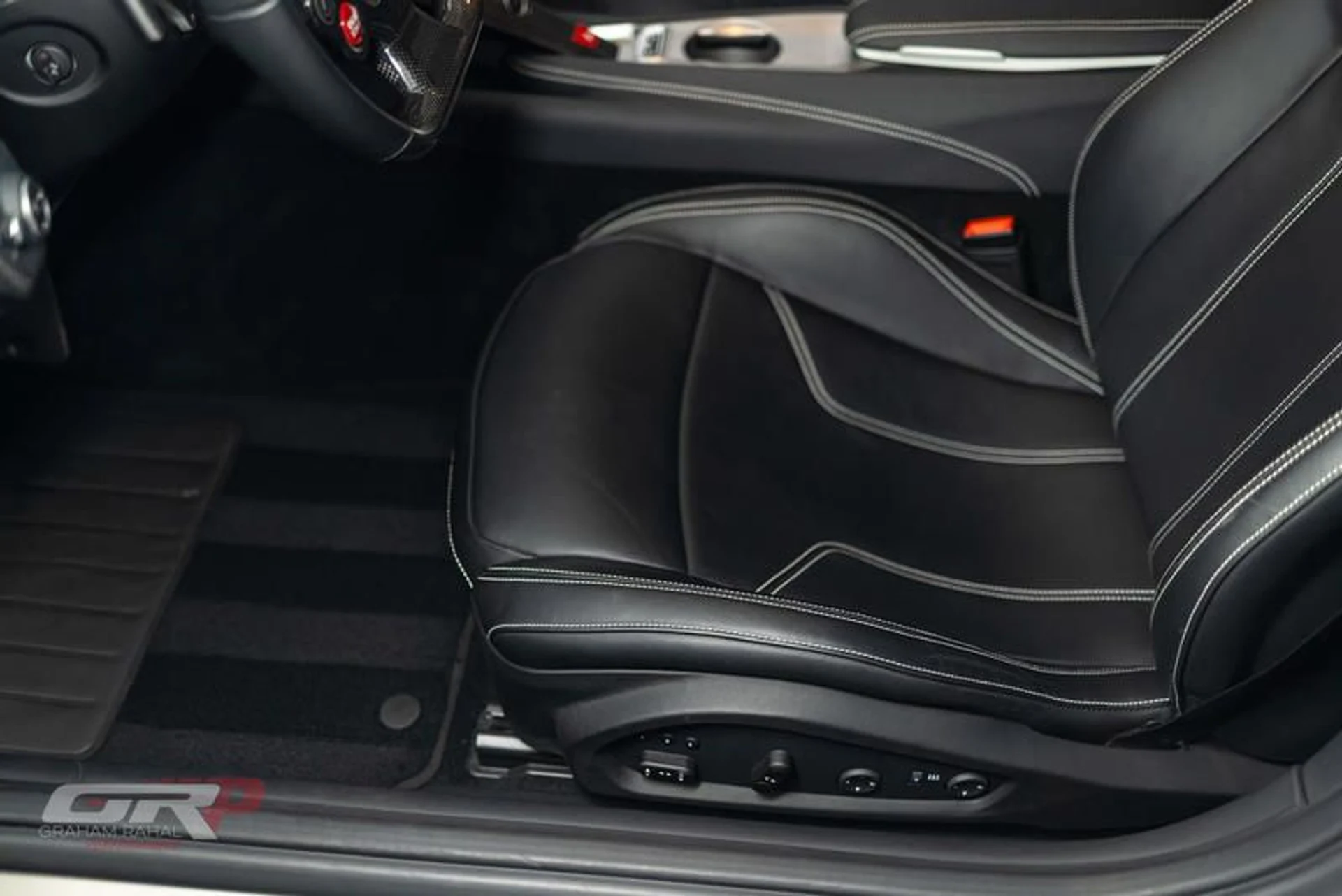 mph026_855375807_162_CE_701_2678_4373_8276_06_A7042_A06_F4_3f4e6ac015