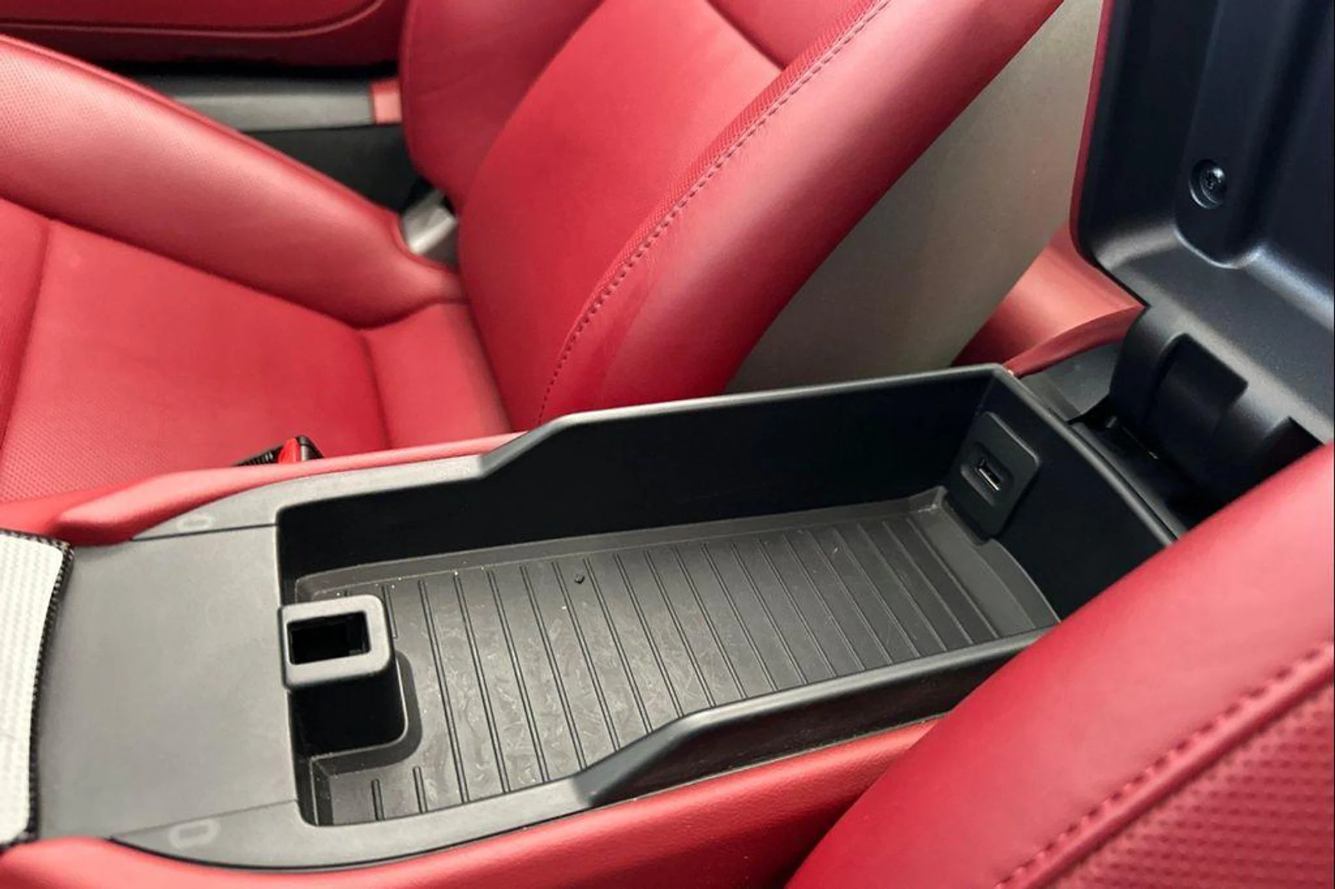 mph026_855460168_Jzm_P_Uz_AR_9w_Ax_Uddt4i_ME_5qfg_NF_4_8b1d02ebe4