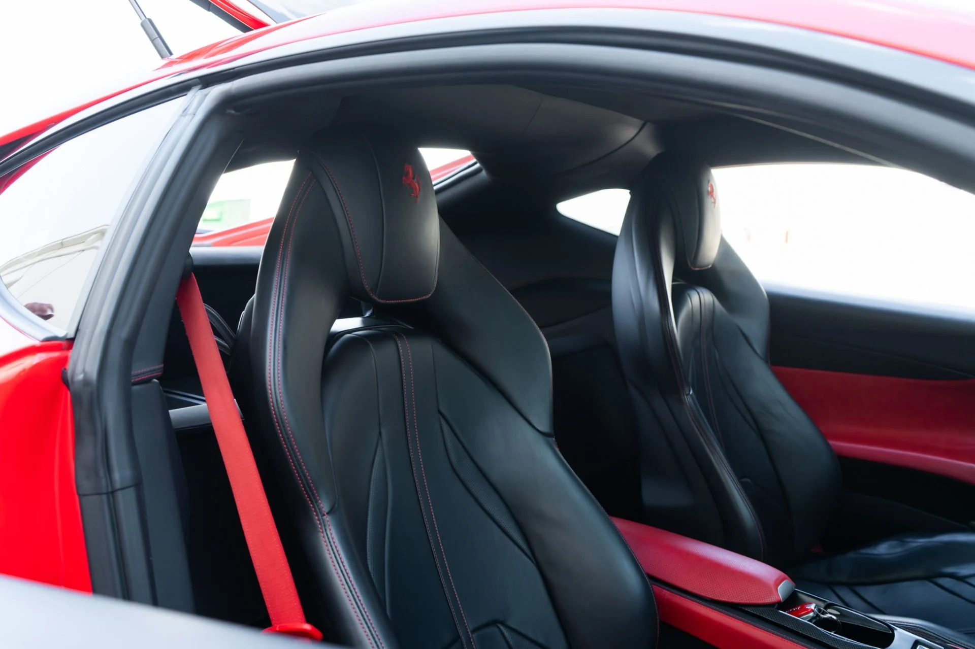 mph026_860116815_Used_2019_Ferrari_812_Superfast_1789595110_8aabb1234c