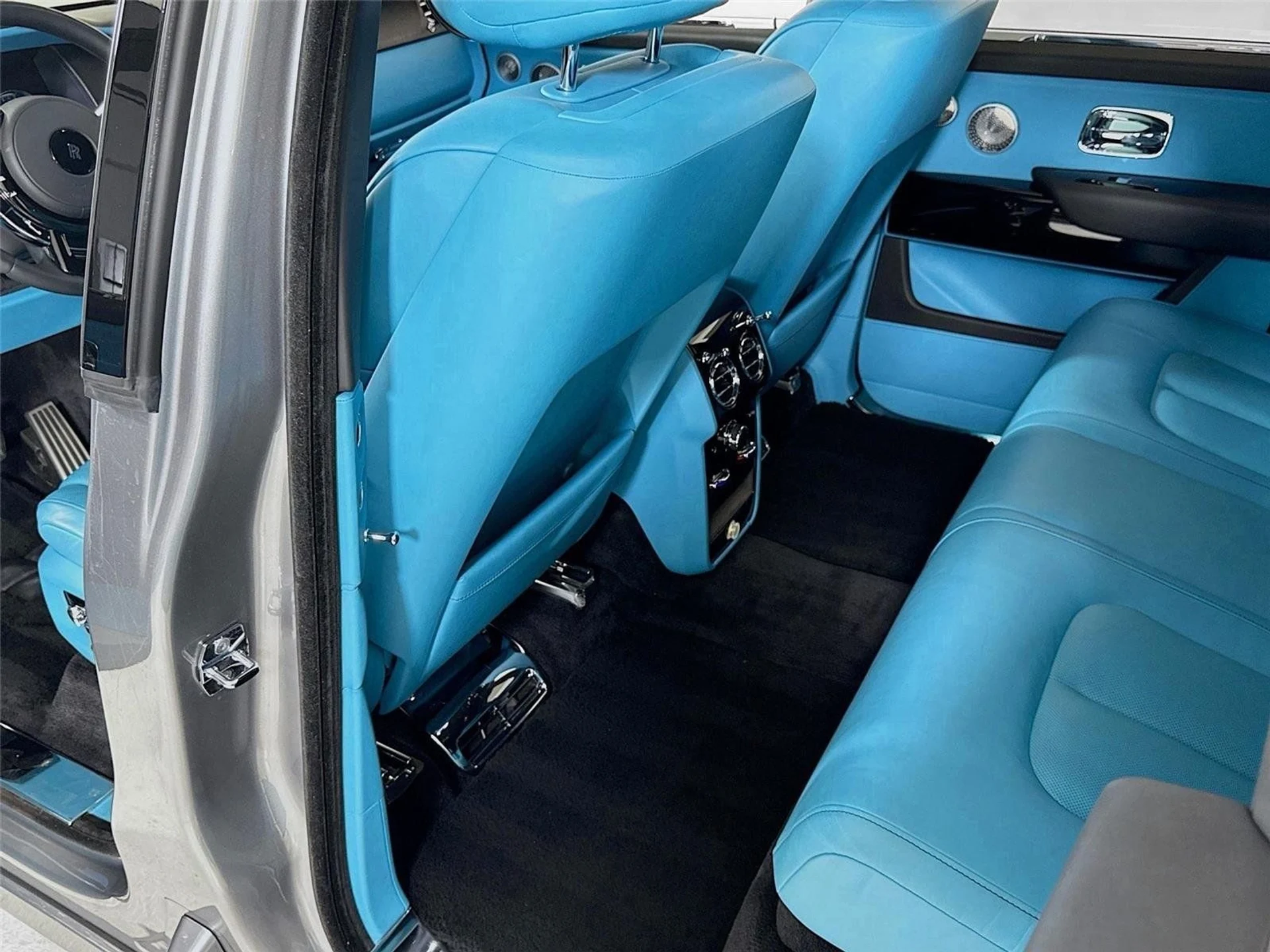 mph026_860476953_19f55200a25997b7a0b237bd7f14206b_561bda9650