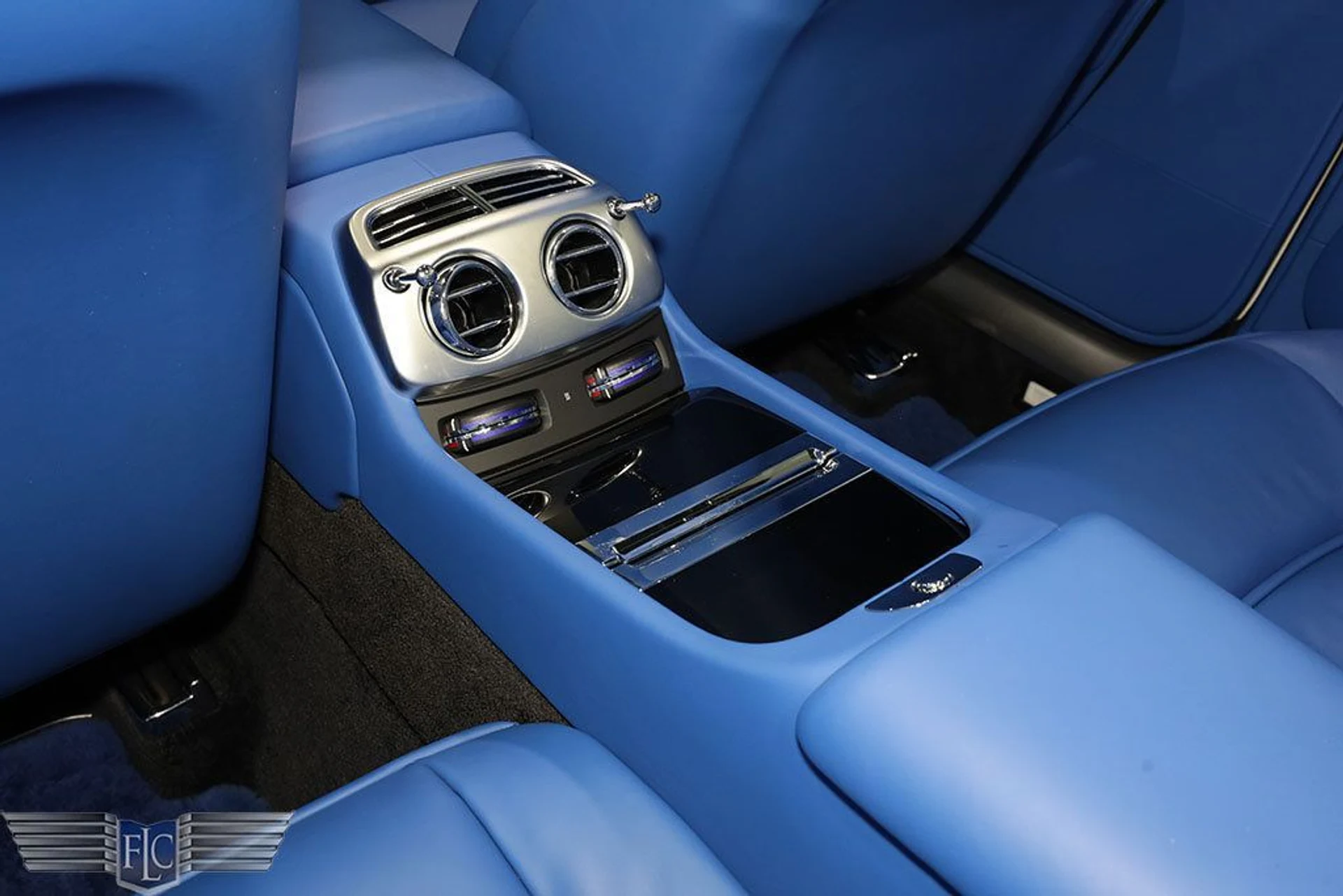 mph026_867085812_used_2020_rolls_royce_dawn_convertible_9689_22662057_27_1024_ac0afe4c21