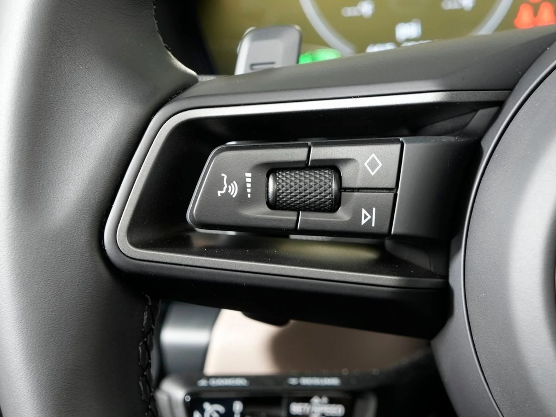 mph026_873912242_27_15d67905e8