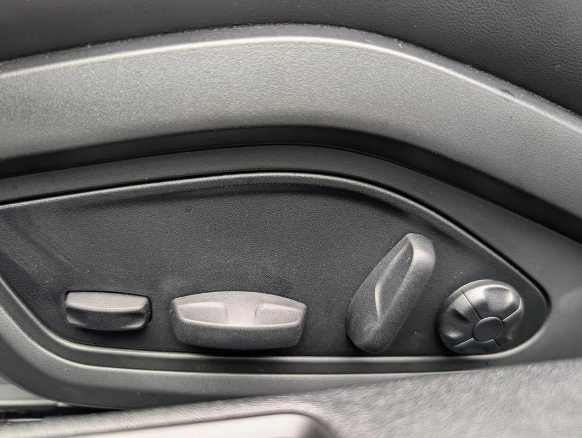 mph026_874704496_Pcn_O_Uz_Hrv_UT_Rz55e_L_Zz_Rwn_Cx_SA_6b9d3b9ea5