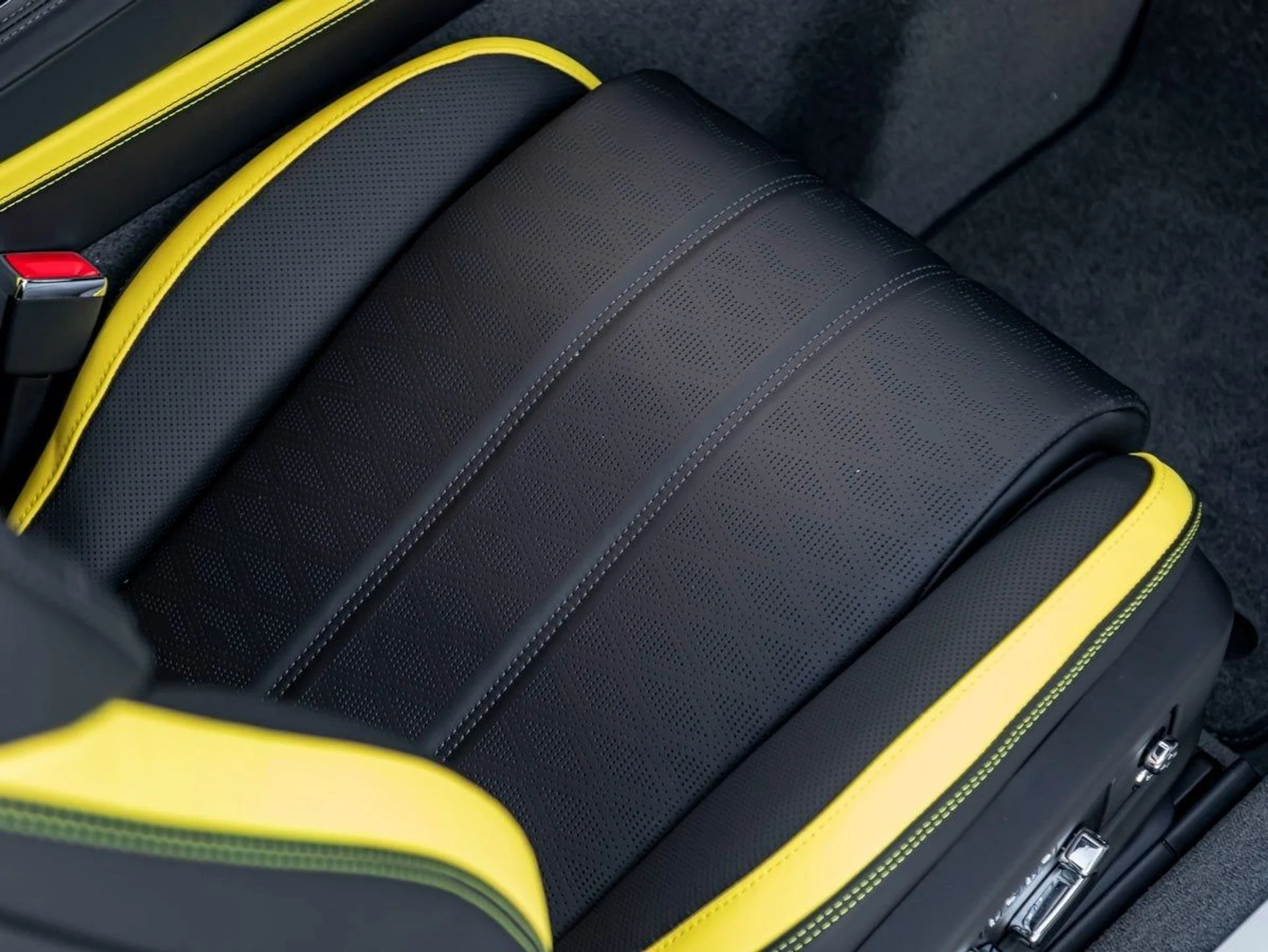 mph026_881378907_27_39ba80984b