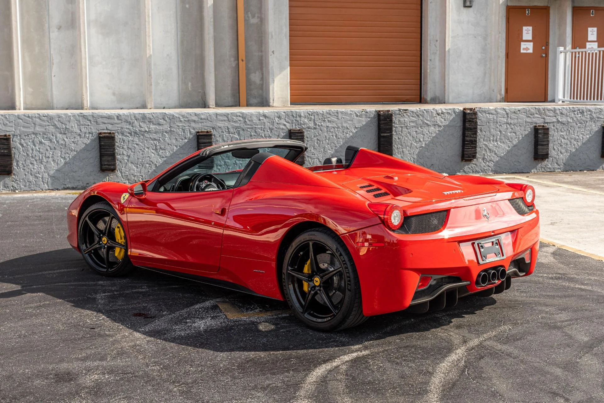 mph026_881841653_Used_2013_Ferrari_458_Spider_Front_Rear_Parking_Sensors_Front_Lift_Carbon_Dash_Inserts_Central_Bridge_1655238519_c5629fbe89