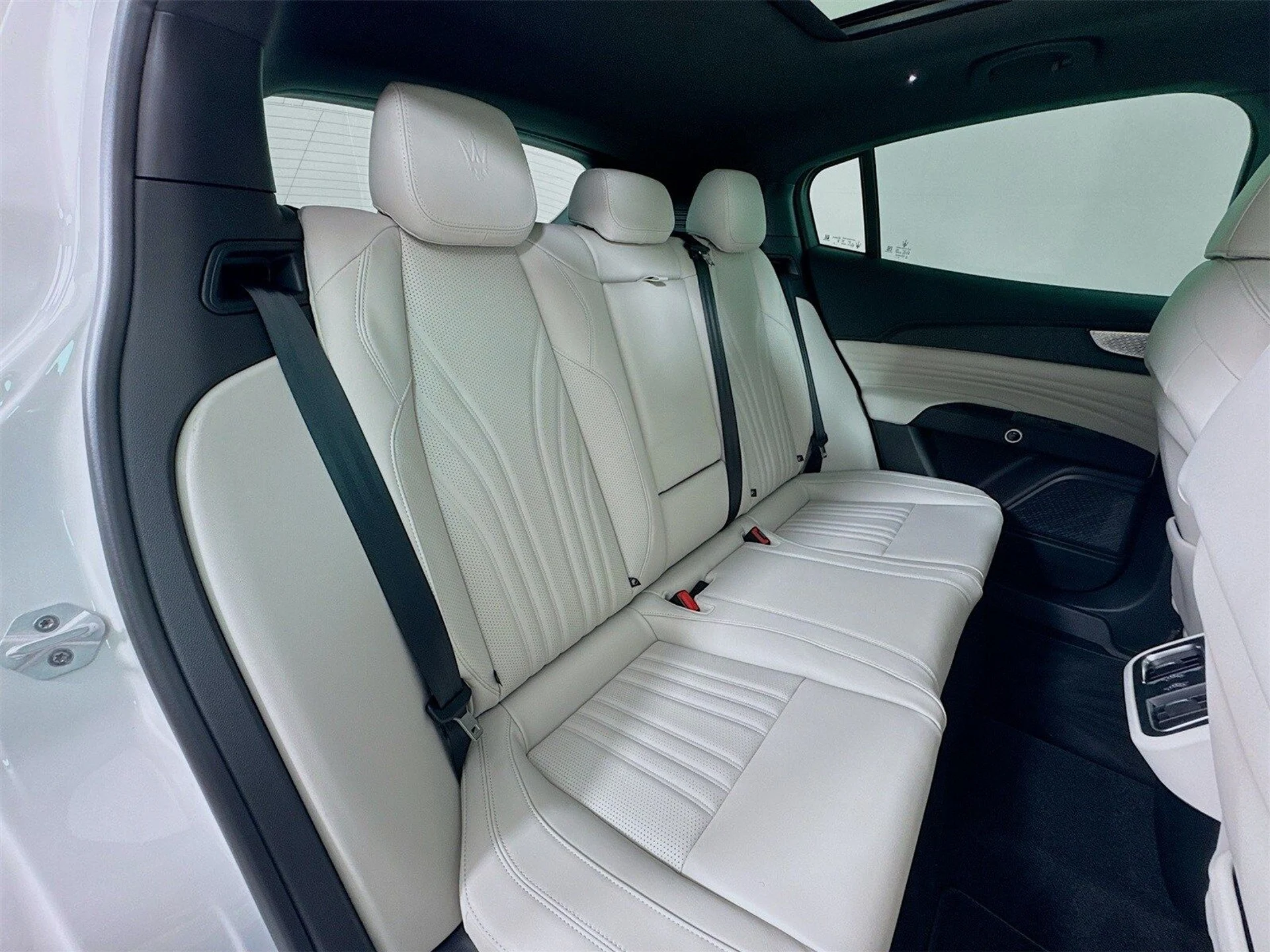 mph026_885737822_6d6807ce75db7a8bc7771c789f845fbfx_edd16e29a0