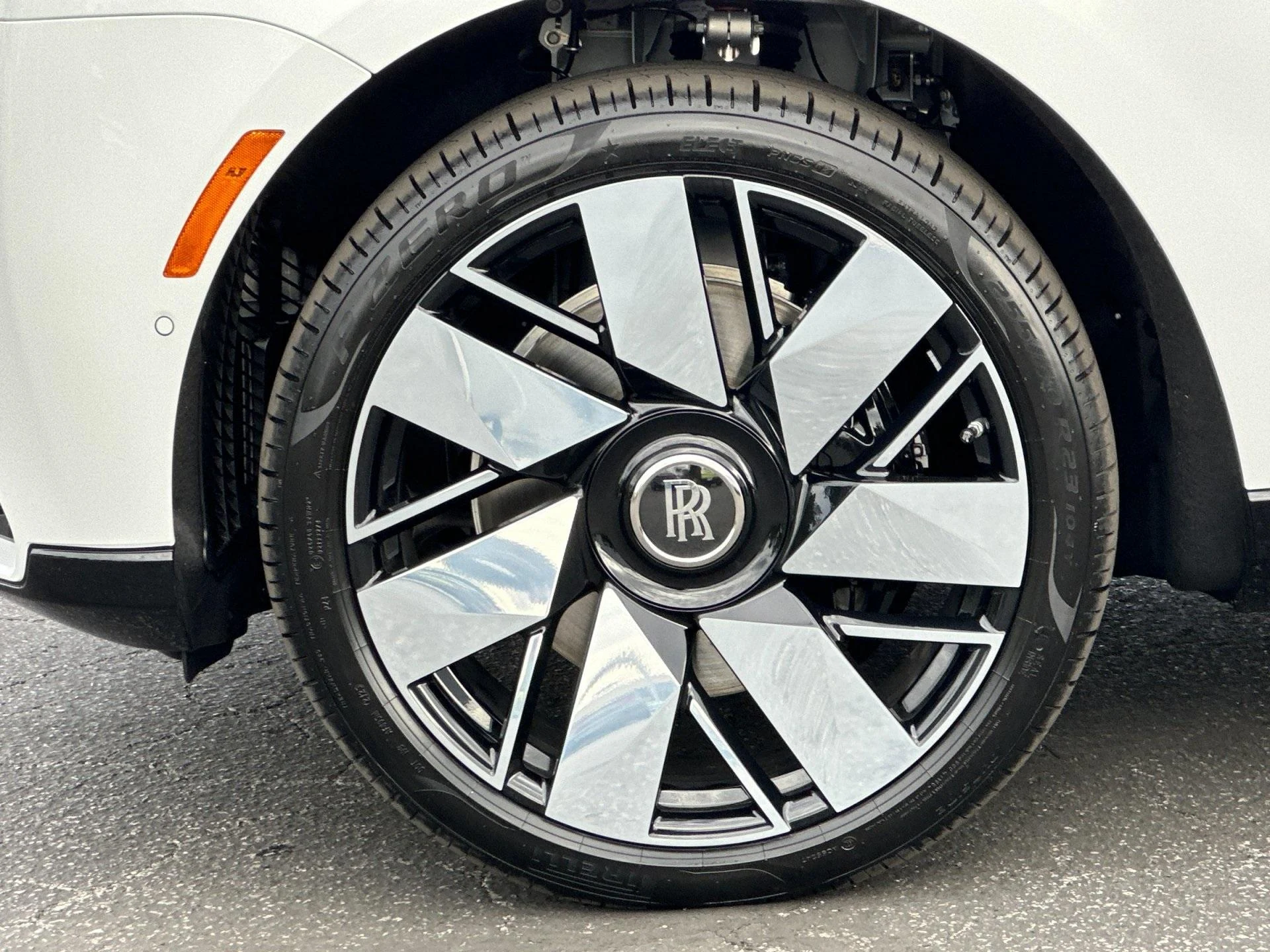 mph026_887391502_New_2026_Rolls_Royce_Cullinan_1759336363_ed226222a4