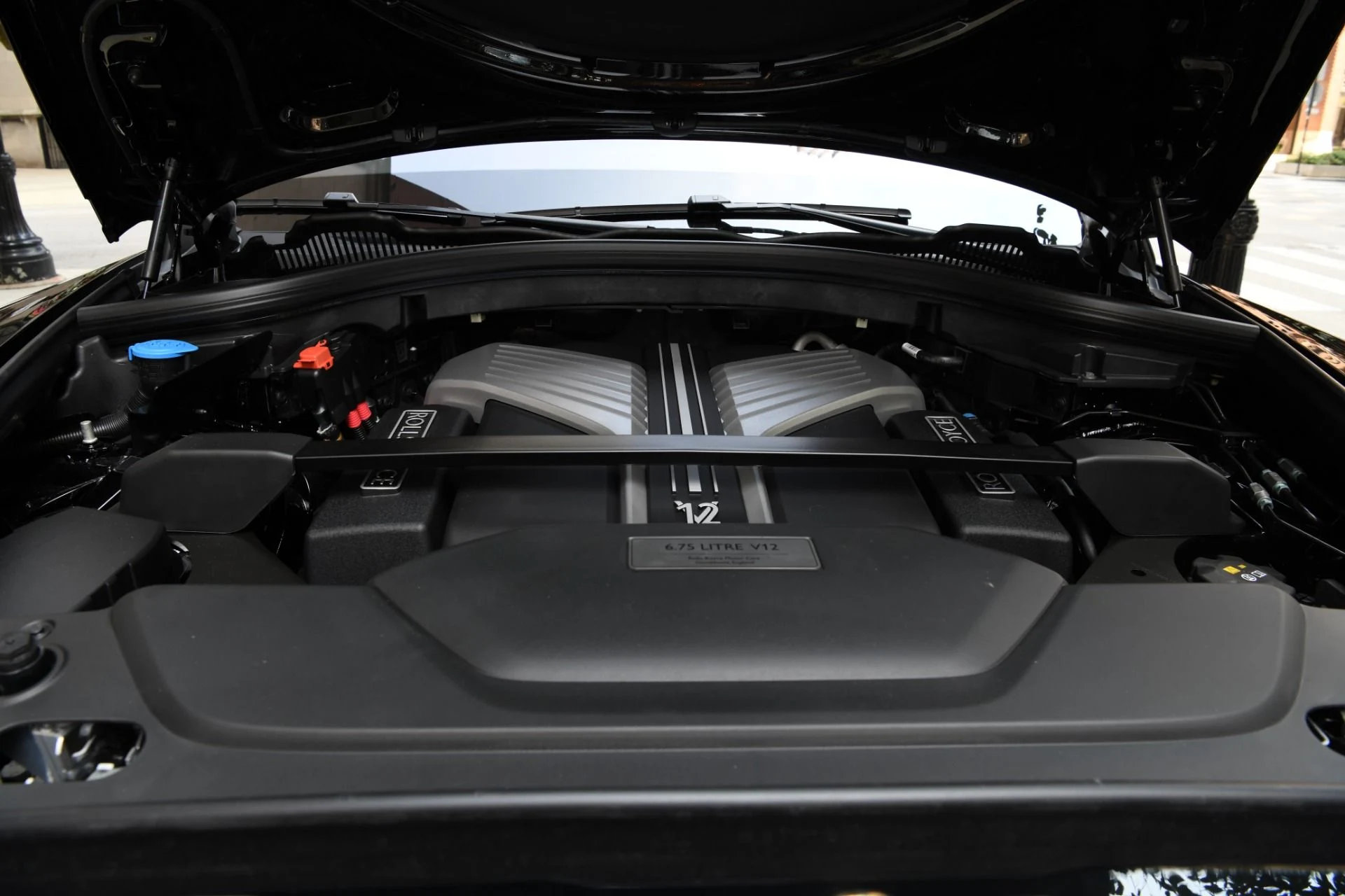 mph026_888661571_11911_p28_l_f238844d59