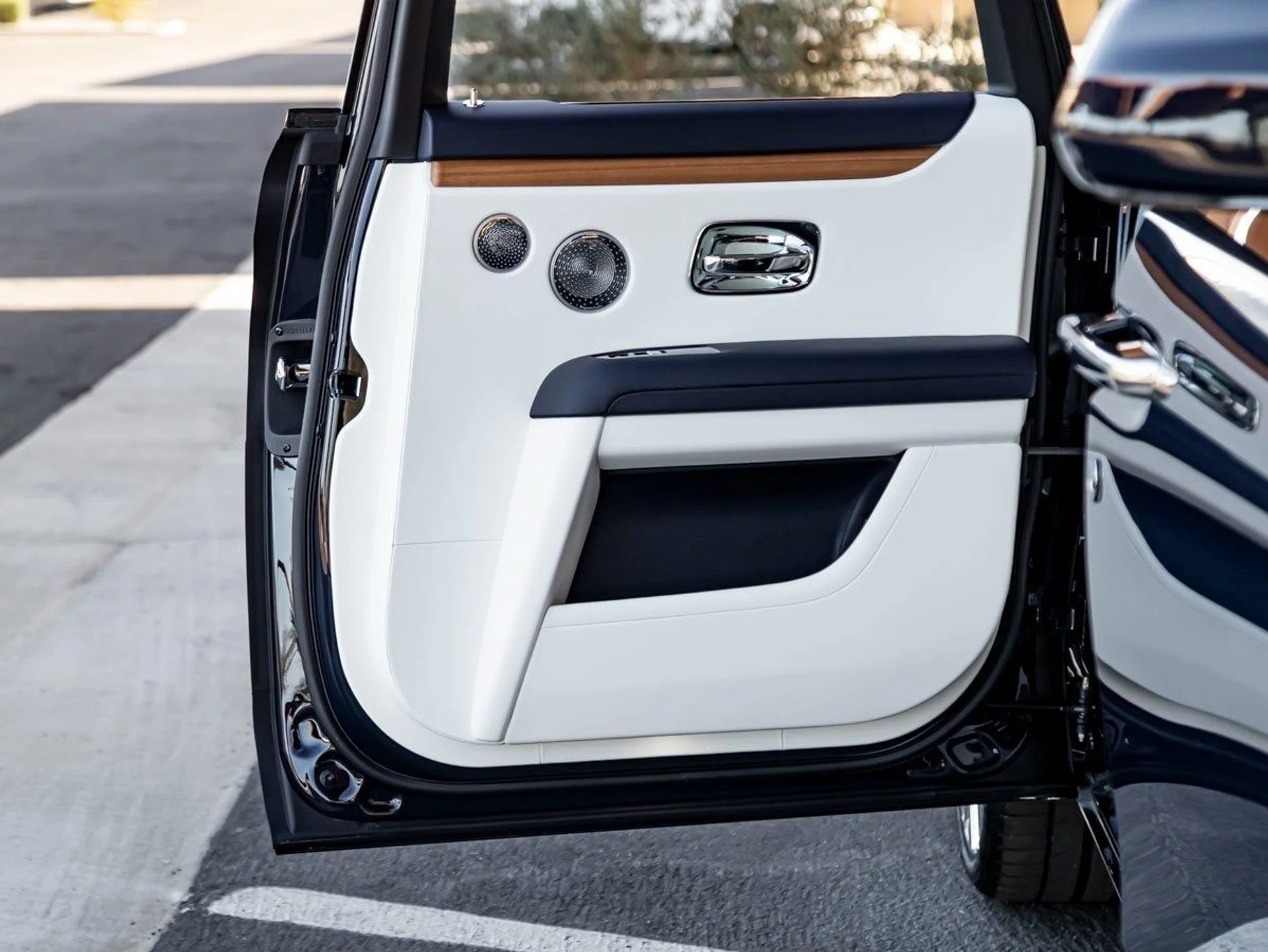 mph026_890303713_27_214e097309