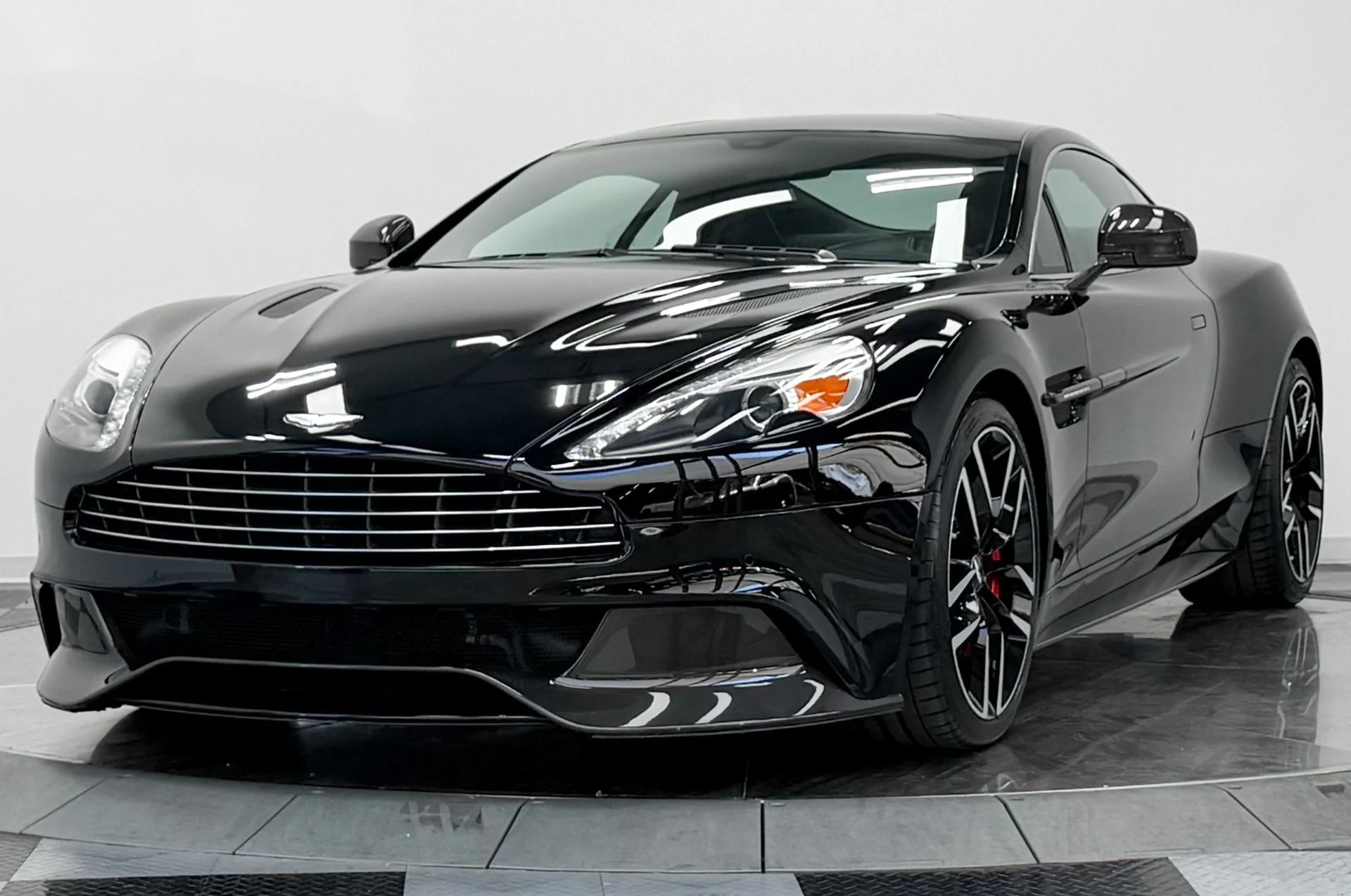mph026_896410018_Used_2016_Aston_Martin_Vanquish_V12_Power_Low_Miles_Hourglass_Quilting_1784928754_4d94610957
