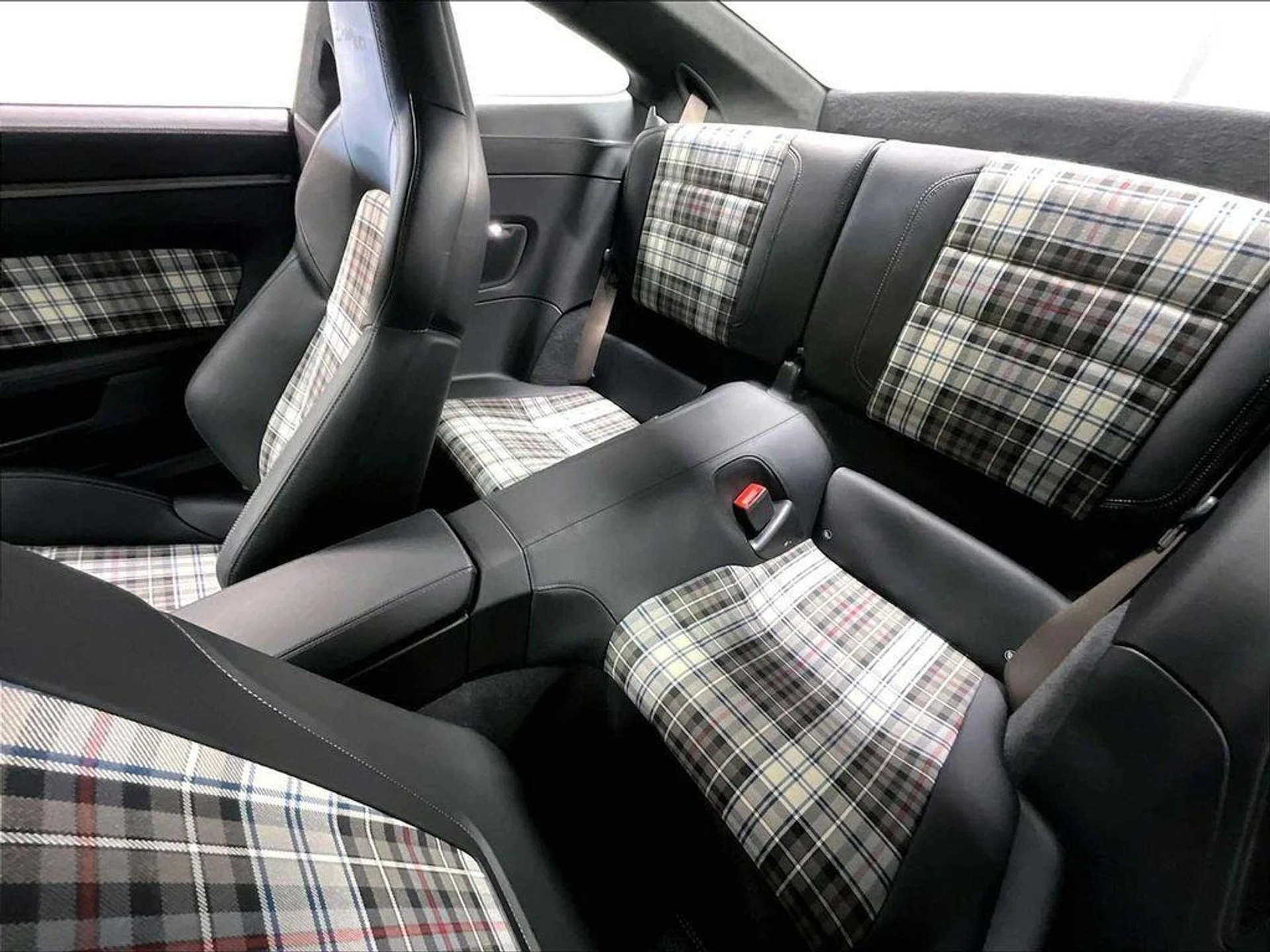 mph026_905756805_21_J_Bm_Bunxzioz_PO_Ff5_Sygf_WH_24_0740d16461