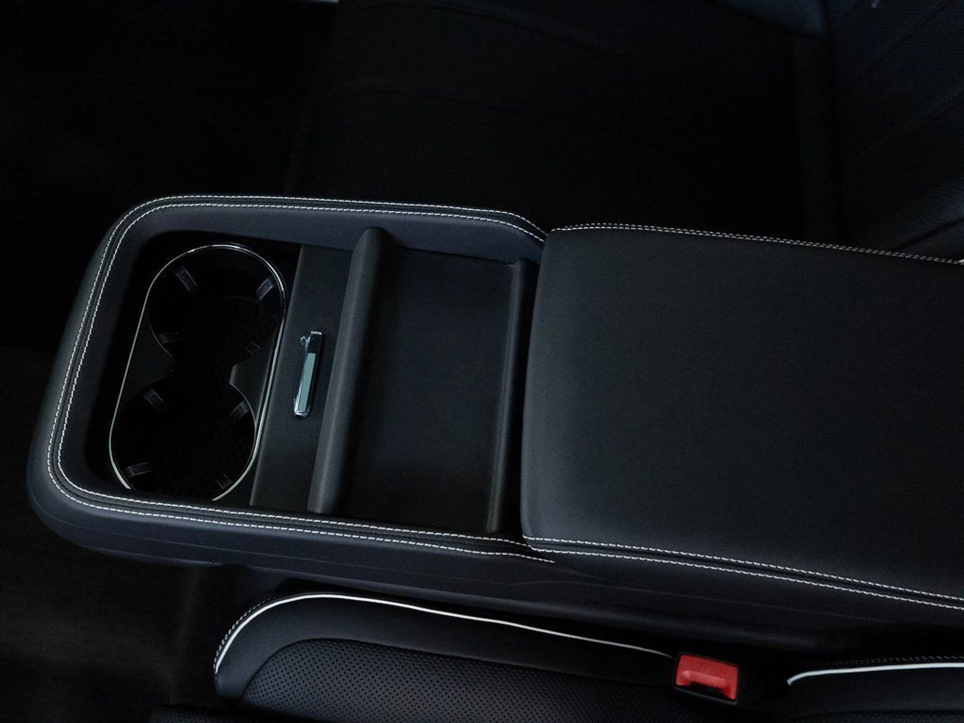 mph026_909324872_2809646c2cca445f891556f49468a24c_0434edd438