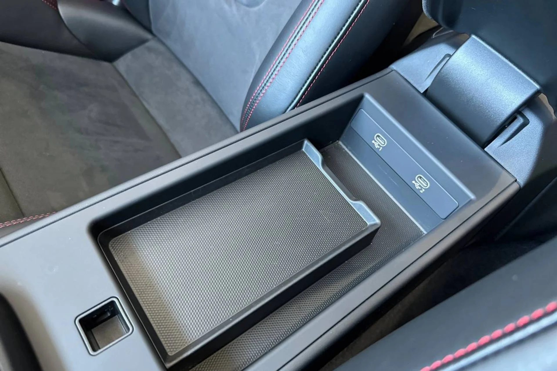 mph026_911473801_1280_f66c231c26