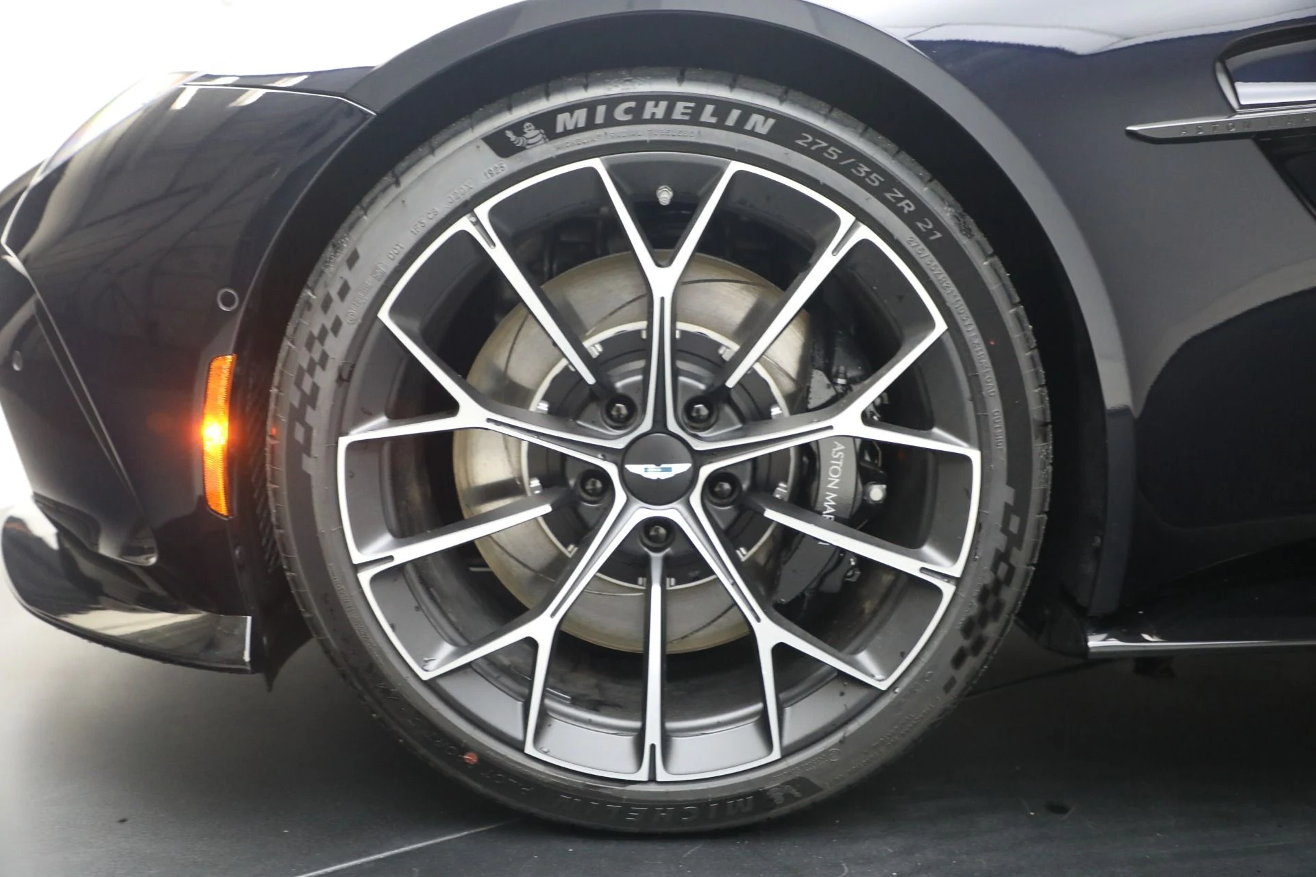 mph026_915622331_New_2026_Aston_Martin_Vantage_Roadster_1767813695_7deaa76112