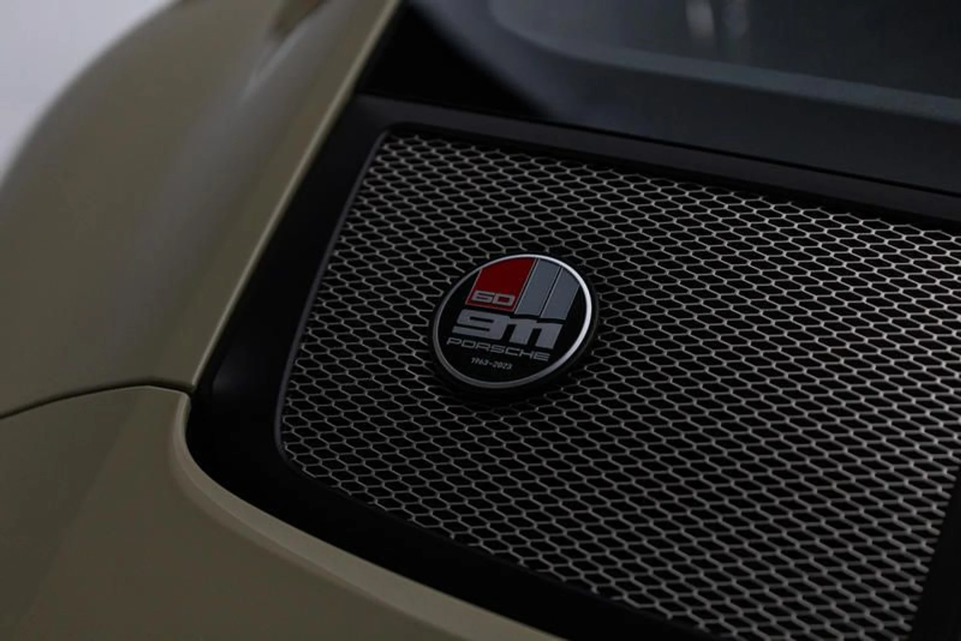 mph026_927275135_C9044_CA_6_AE_0_B_4345_B686_1210_F27_C54_FE_0f6e69432a