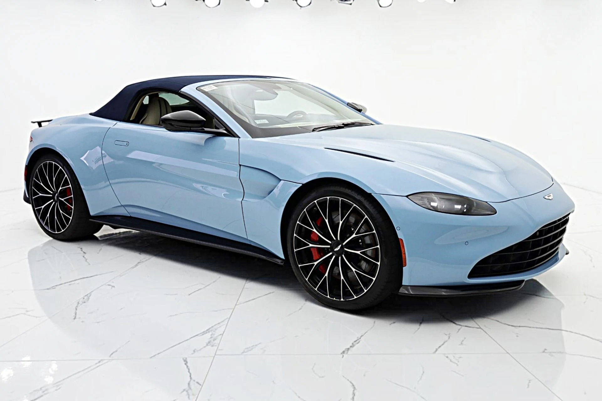 mph026_933006089_Used_2022_Aston_Martin_Vantage_Roadster_bda9d81be0