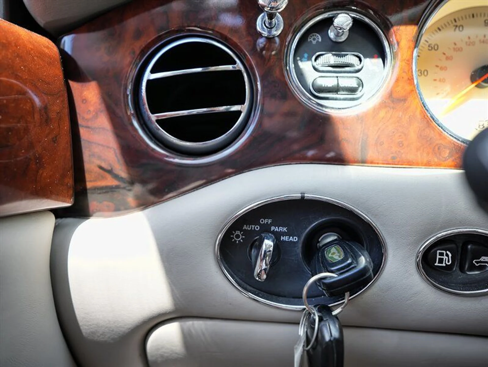 mph026_933120769_1c88b117b8_800_f84dc2dbd3