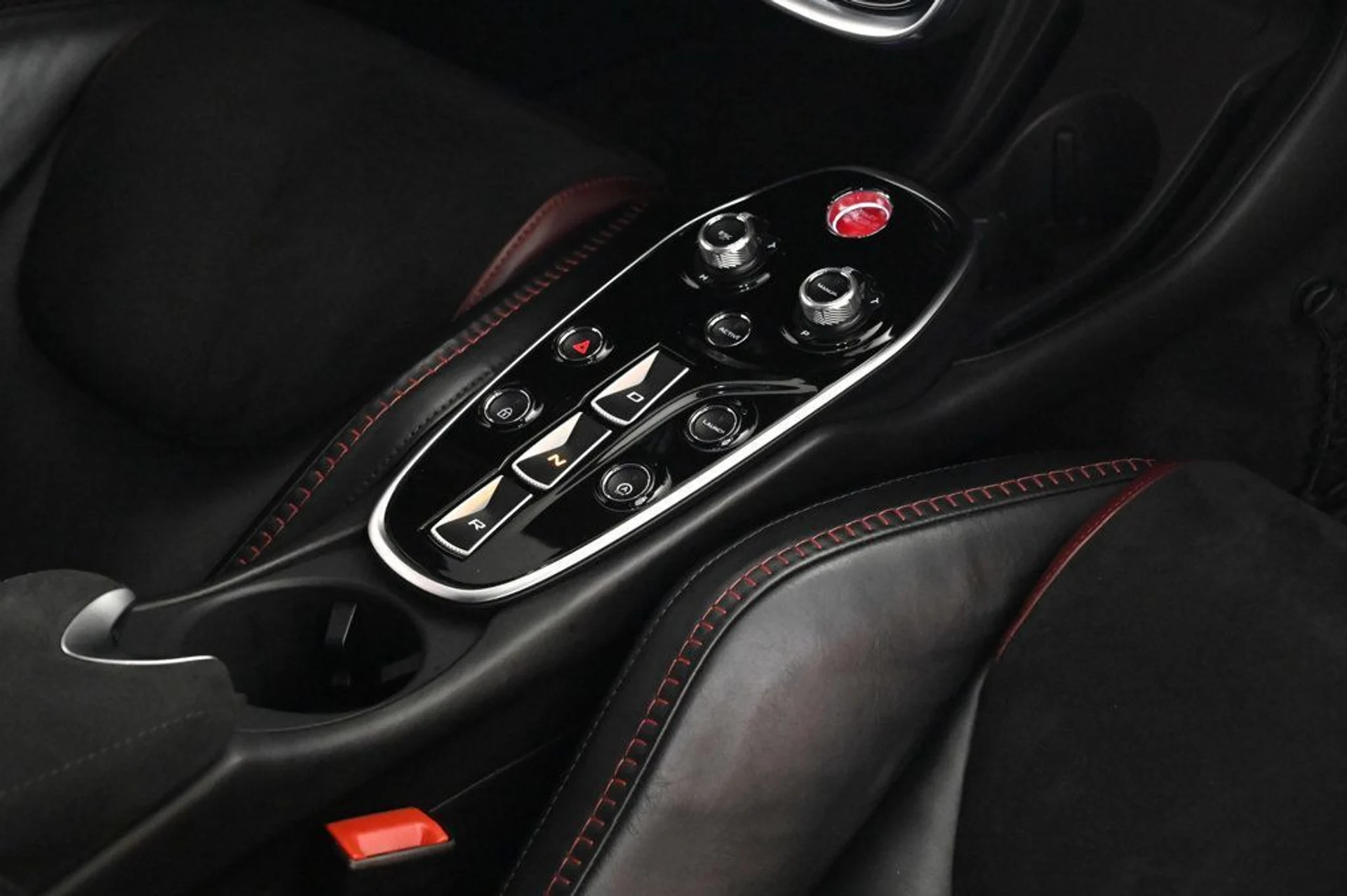 mph026_937003246_used_2023_mclaren_gt_base_11350_22994891_26_1024_7a20629812