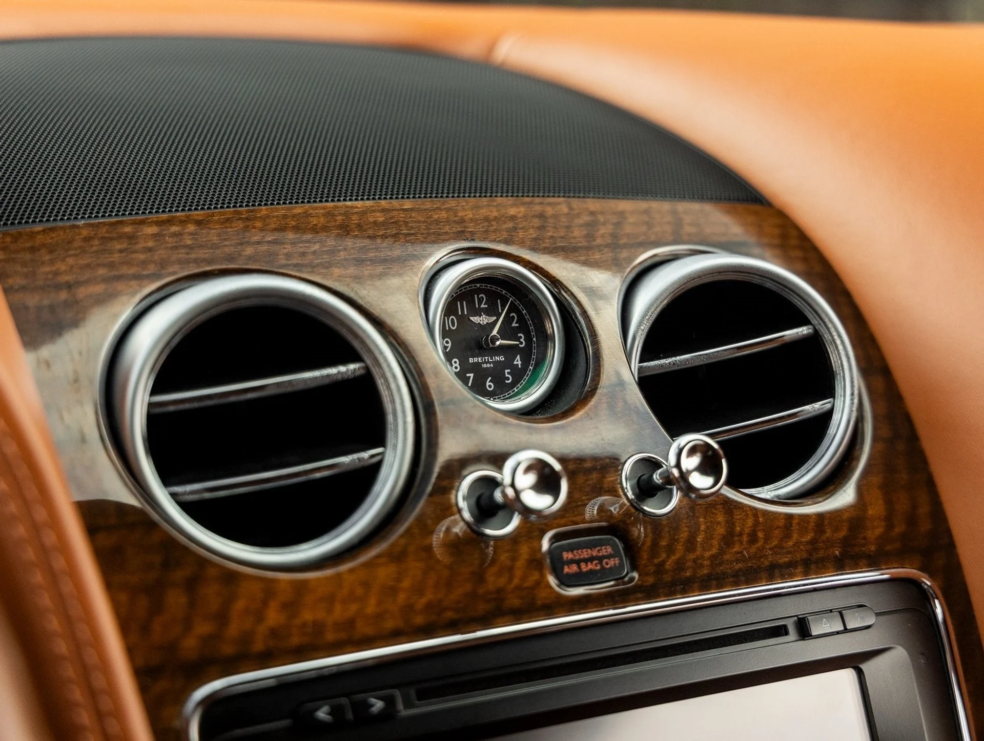 mph026_942442383_27_f8c3c040ff