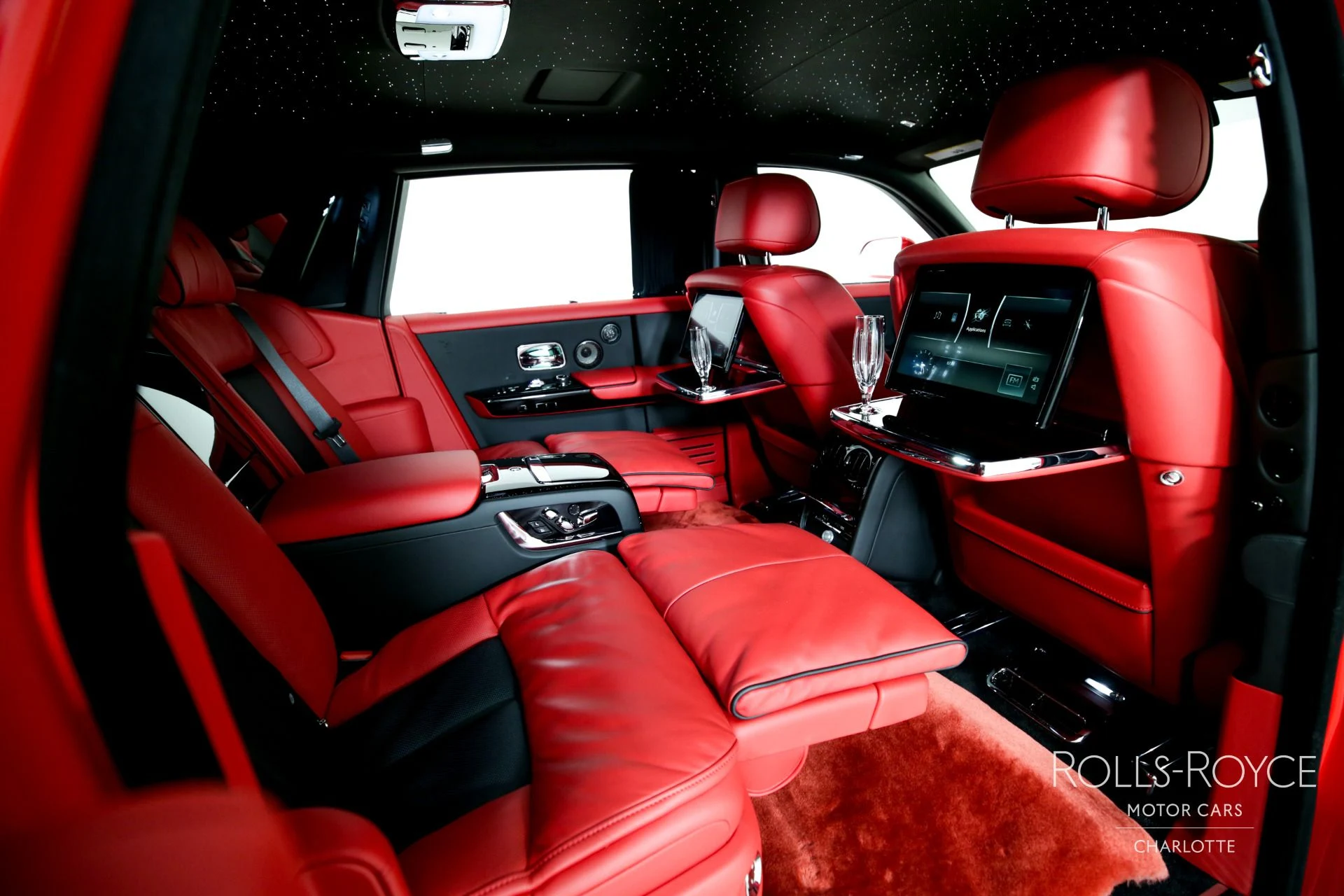 mph026_945498825_Used_2024_Rolls_Royce_Phantom_EWB_1745331546_644414e6b9