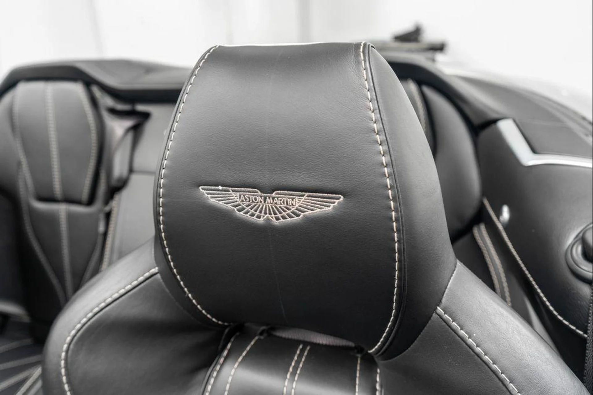 mph026_947736859_9z6j_W_Tgqwjr_W79w88_U0y_Ar_KB_Ha0_0569547343